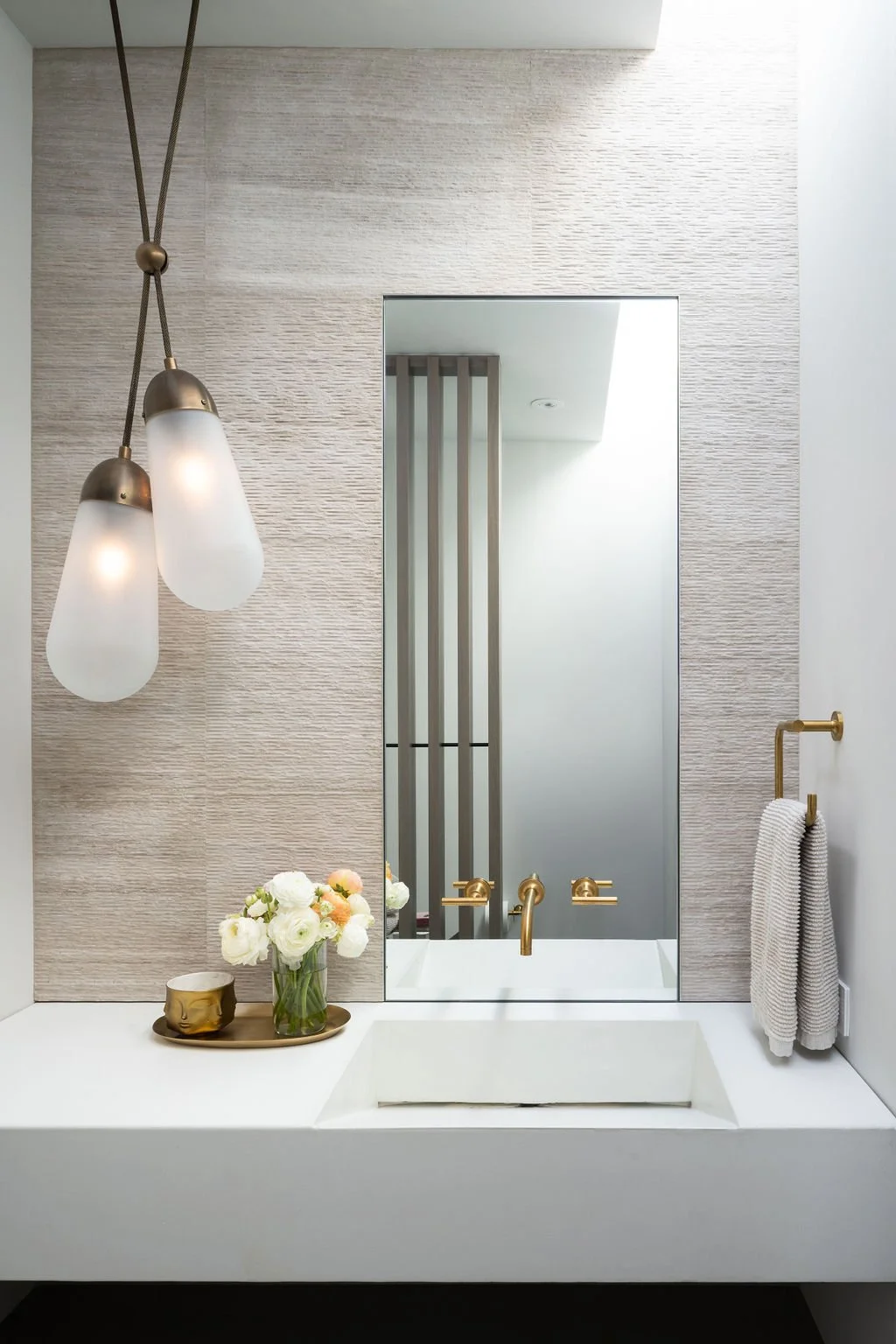 Knollwood-Powderroom-2-Lights-On.jpg