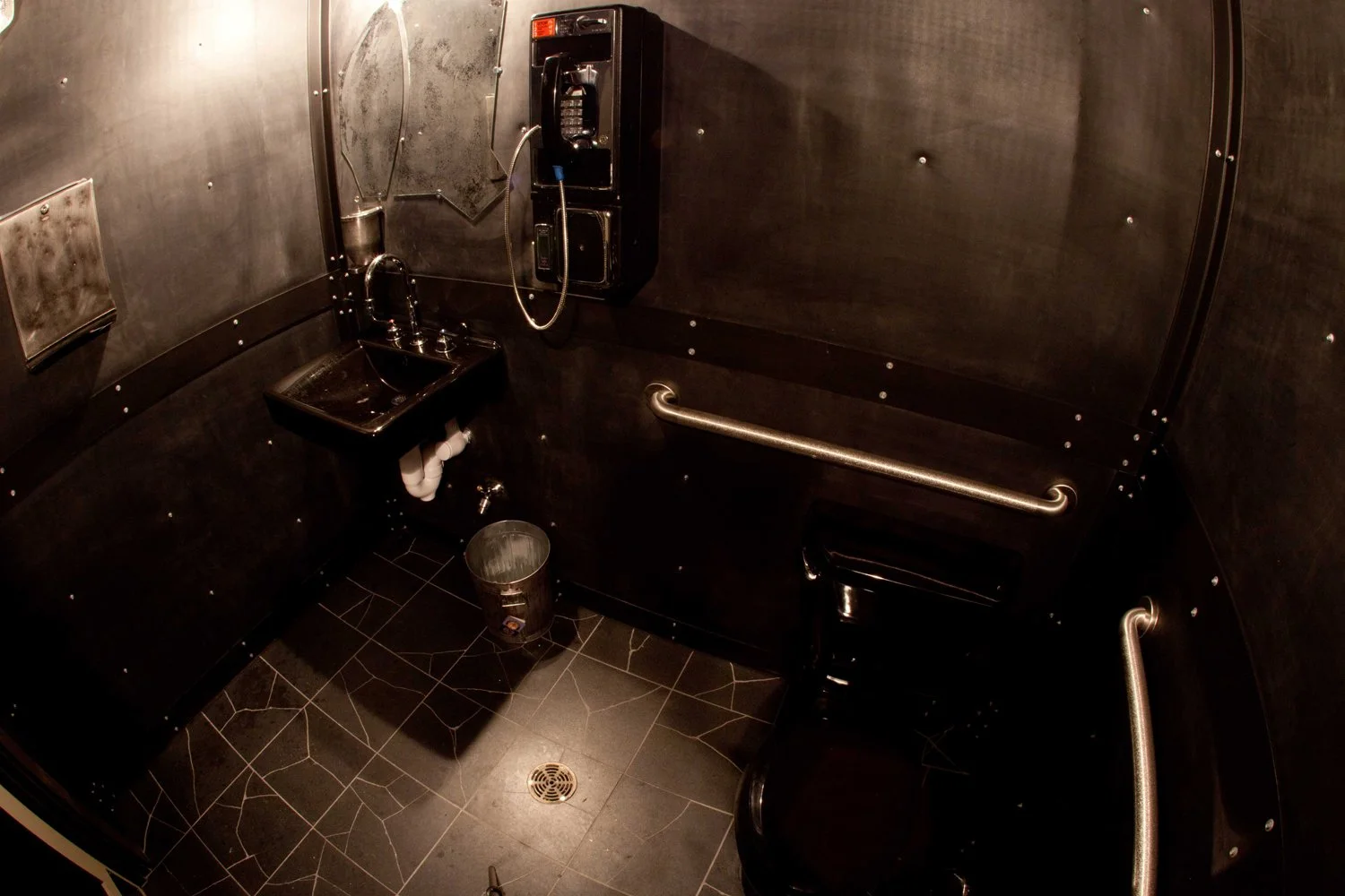 10_mens bathroom.jpg