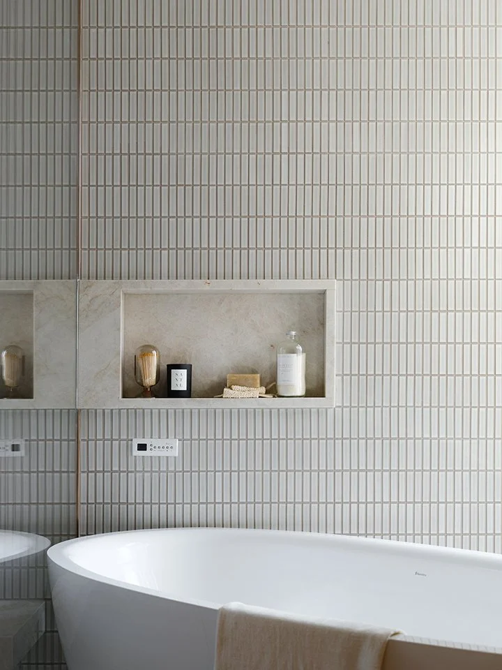 SurroundArch_Sunset-Primary-Bath-Tub-Detail.jpg