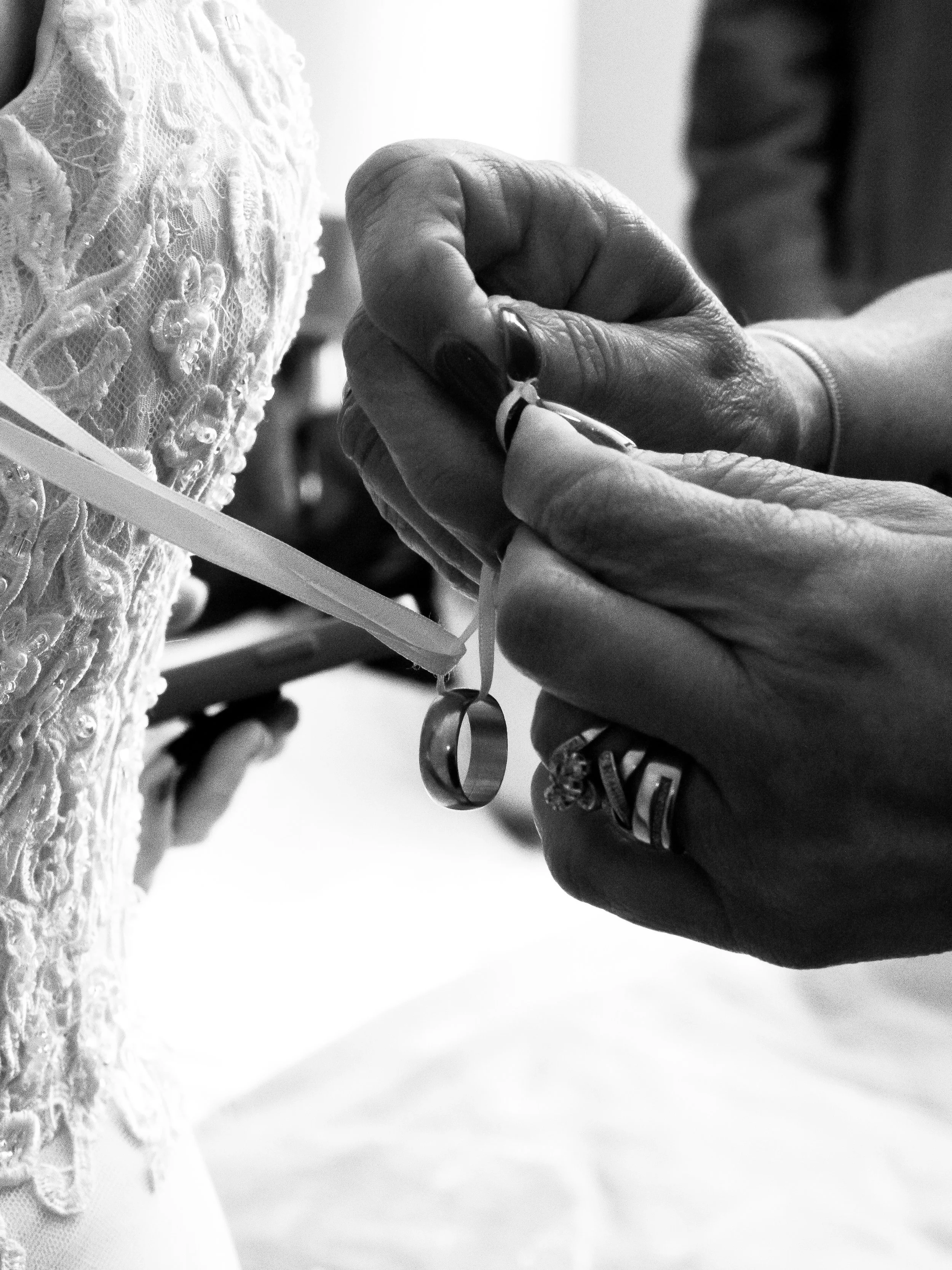 A small detail with so much meaning 🤍

#ukweddingphotographer #leicestershirephotographer #bridetobe #wedding #leicestershireweddingphotographer