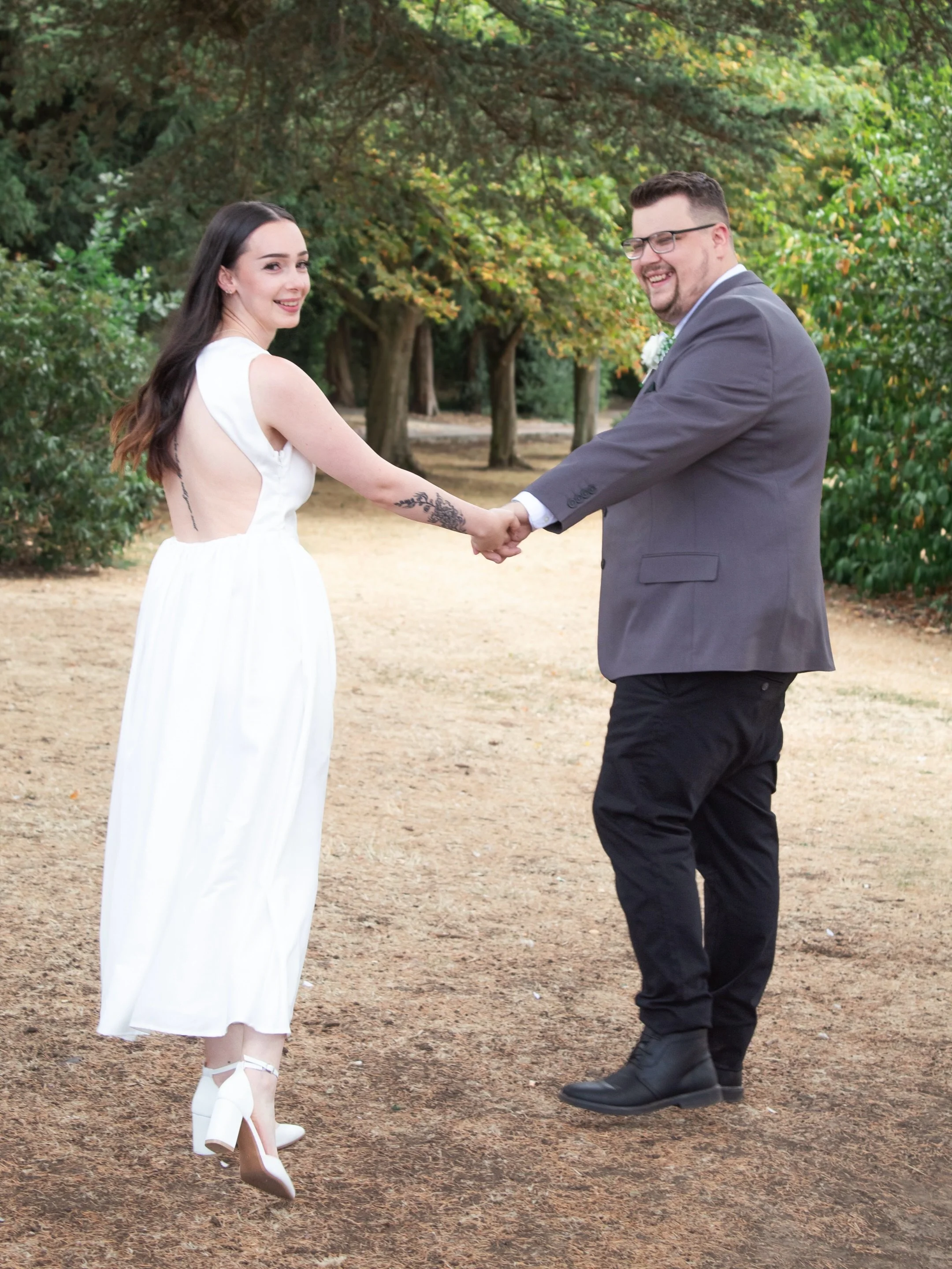 Just over a week ago, Sarah &amp; Shay said &ldquo;I do&rdquo; 🤍 And it&rsquo;s officially been just over a week since they received these little sneak peeks!

I&rsquo;m already so excited for them to see the rest of their gallery - there are SO man