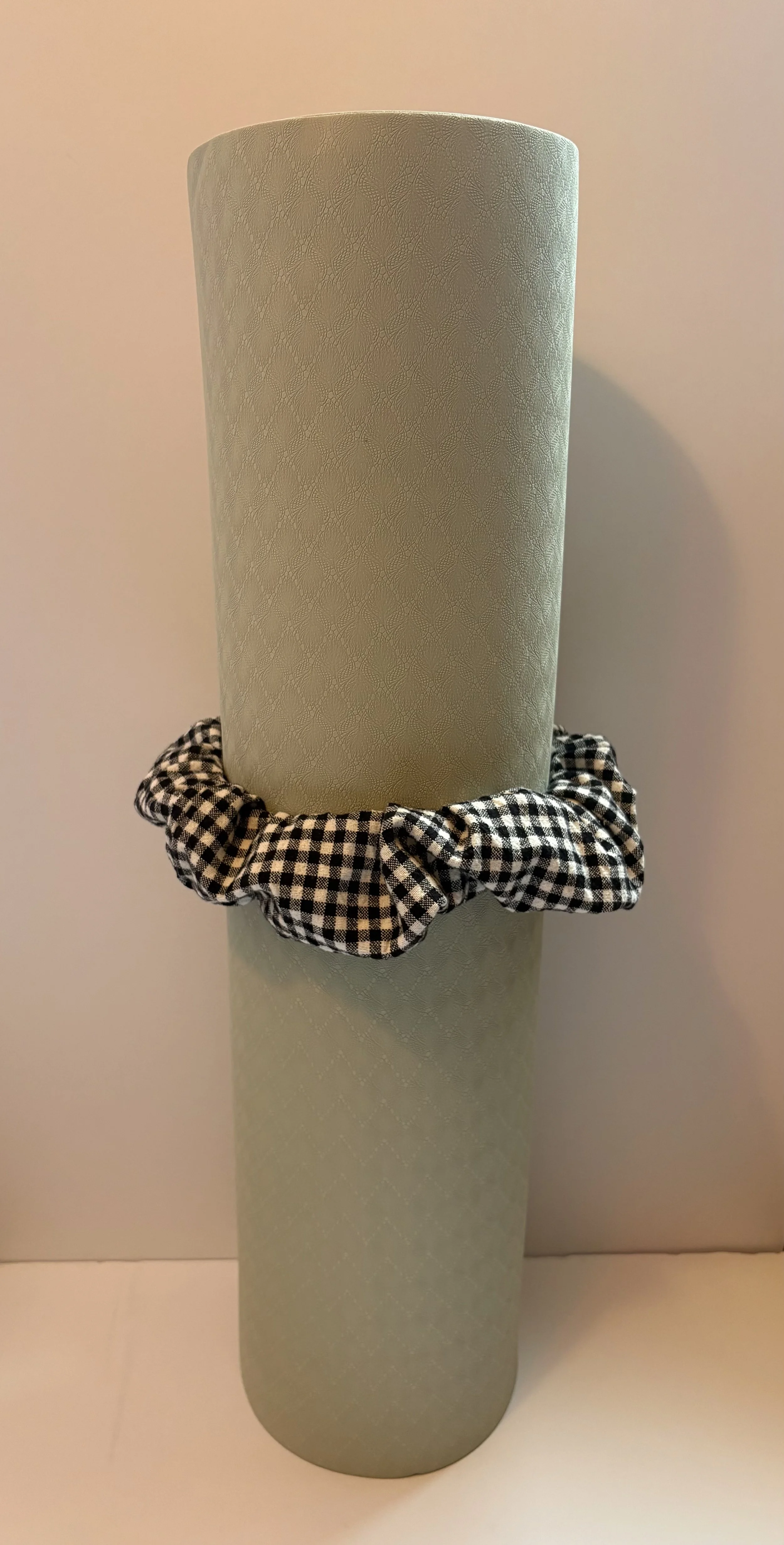Black Gingham Yoga Mat Scrunchie (2).JPG