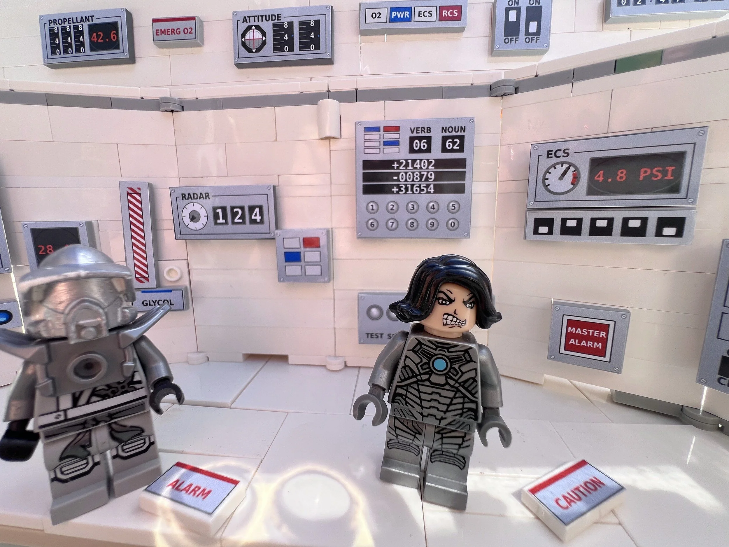 LEGO Spaceship MOC: What Goes Inside the Hull
