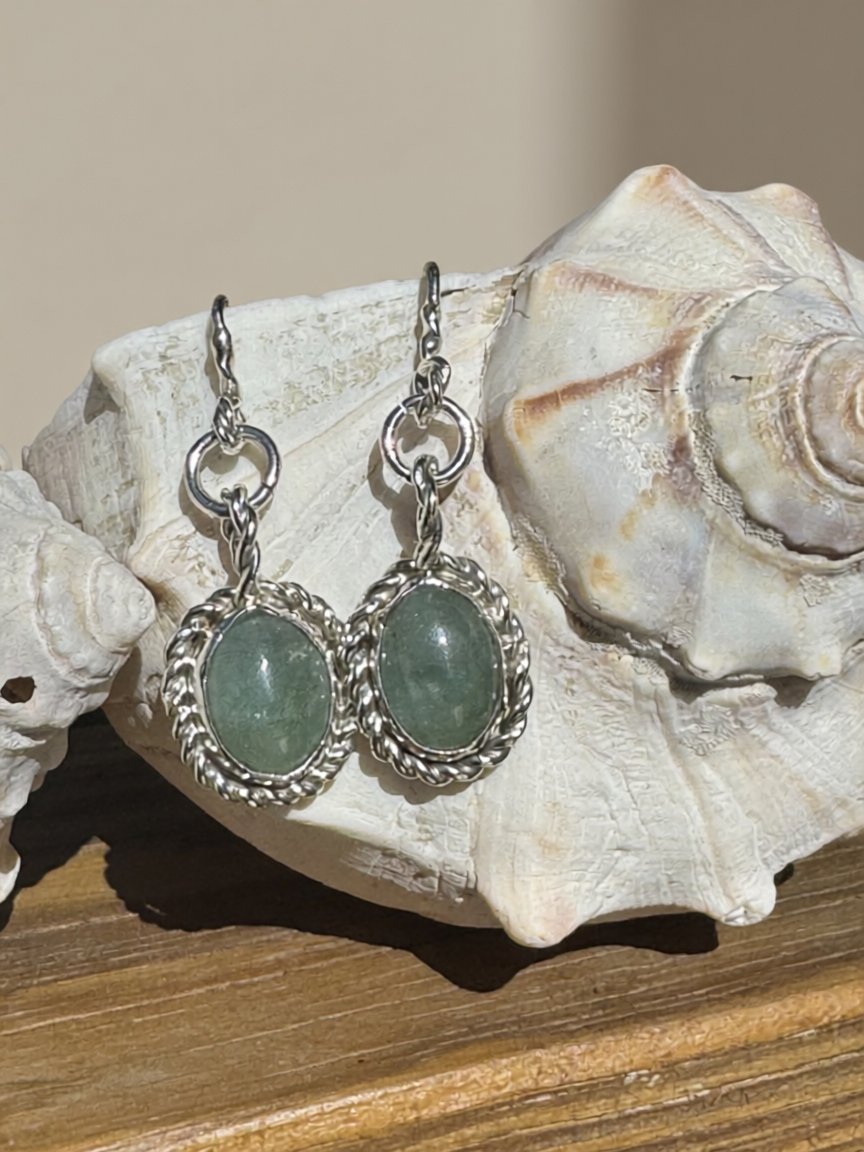 Earrings_Neutral_Shell.jpg