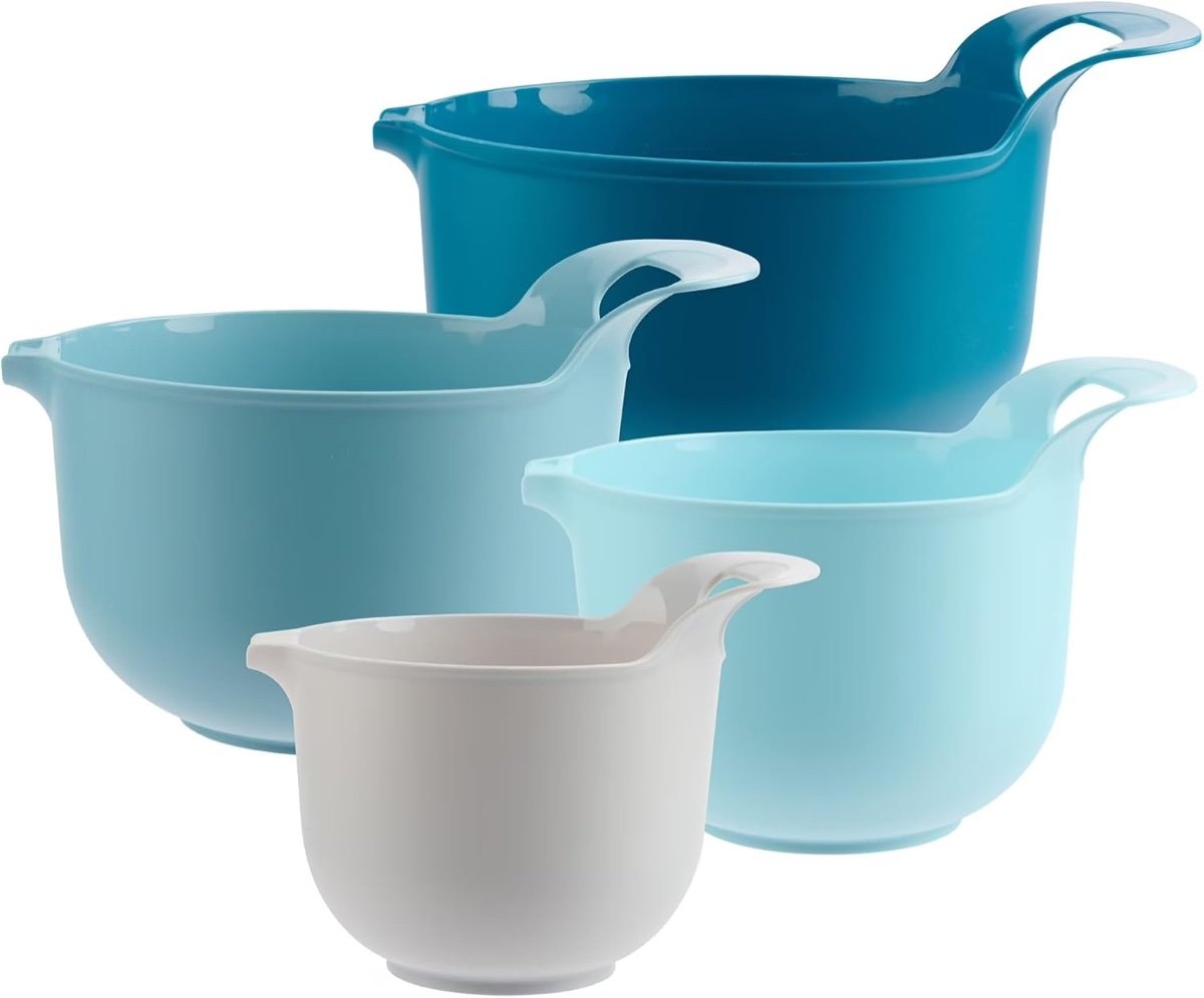 Nested mixing bowl set