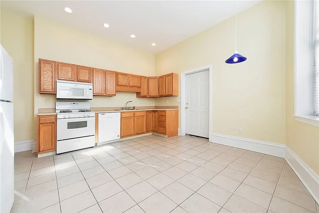 187 kitchen cabinets .webp