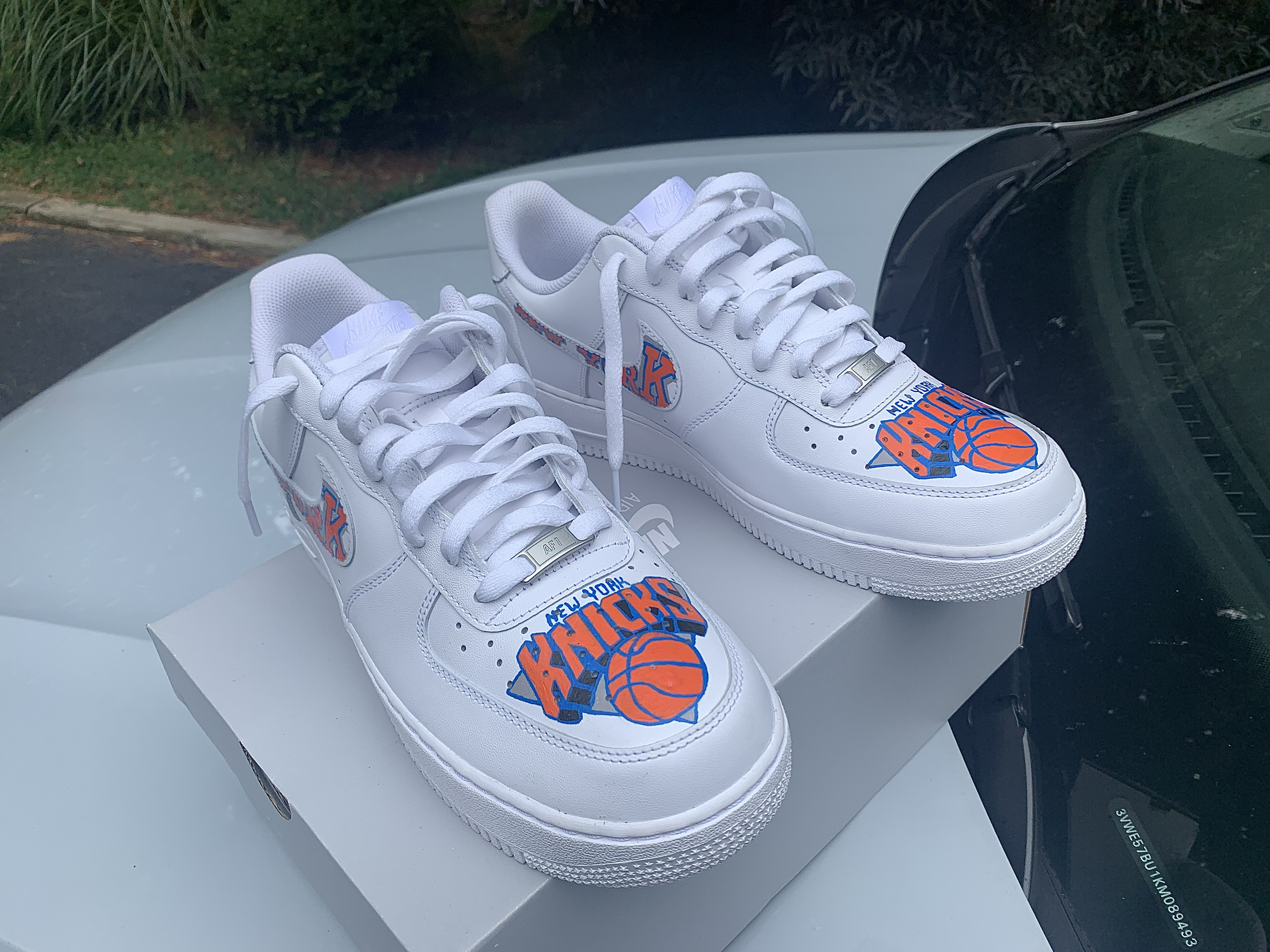 NEW YORK KNICKS NIKES 