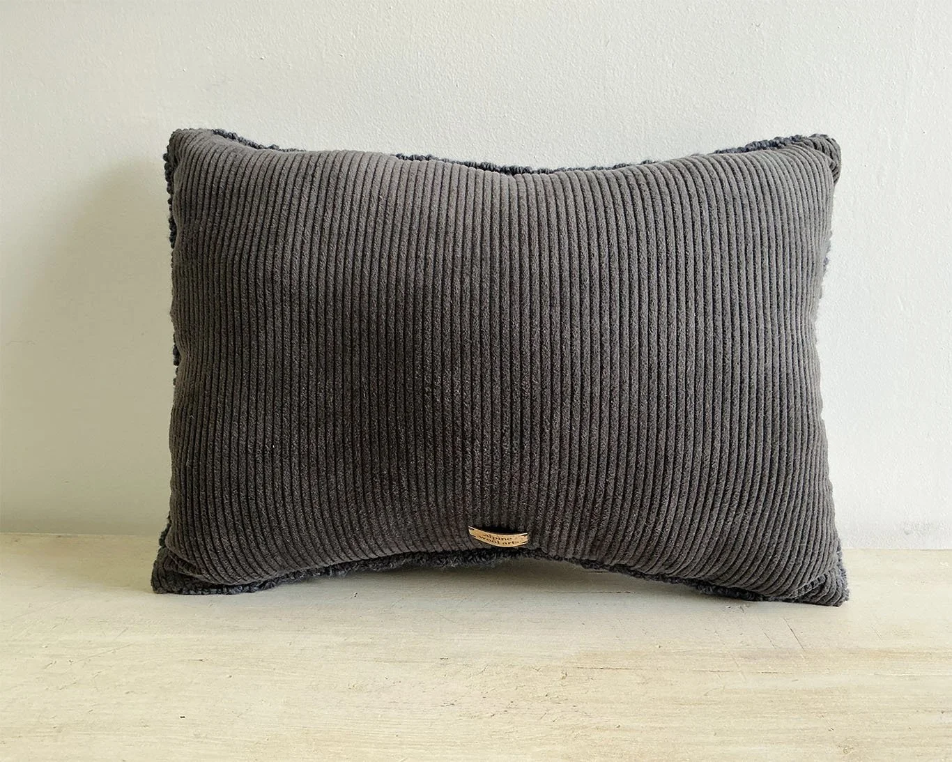 alpine-wool-arts-hemmark-ski-wool-pillow-back.jpeg