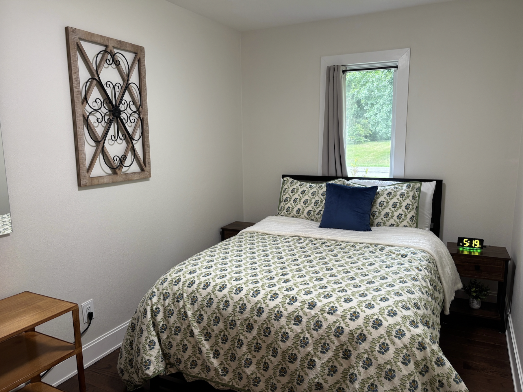 First bedroom (Full)