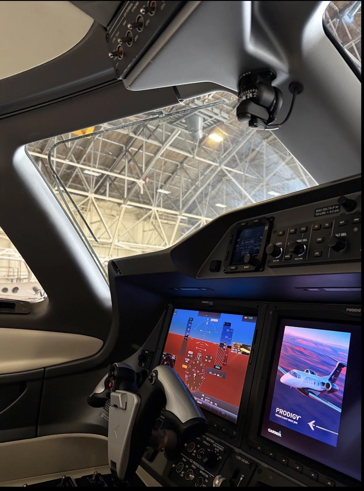 San Francisco Interior scope of the cockpit