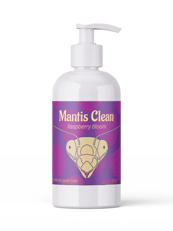 Glossy_Pump_Bottle_Mockup2.jpg