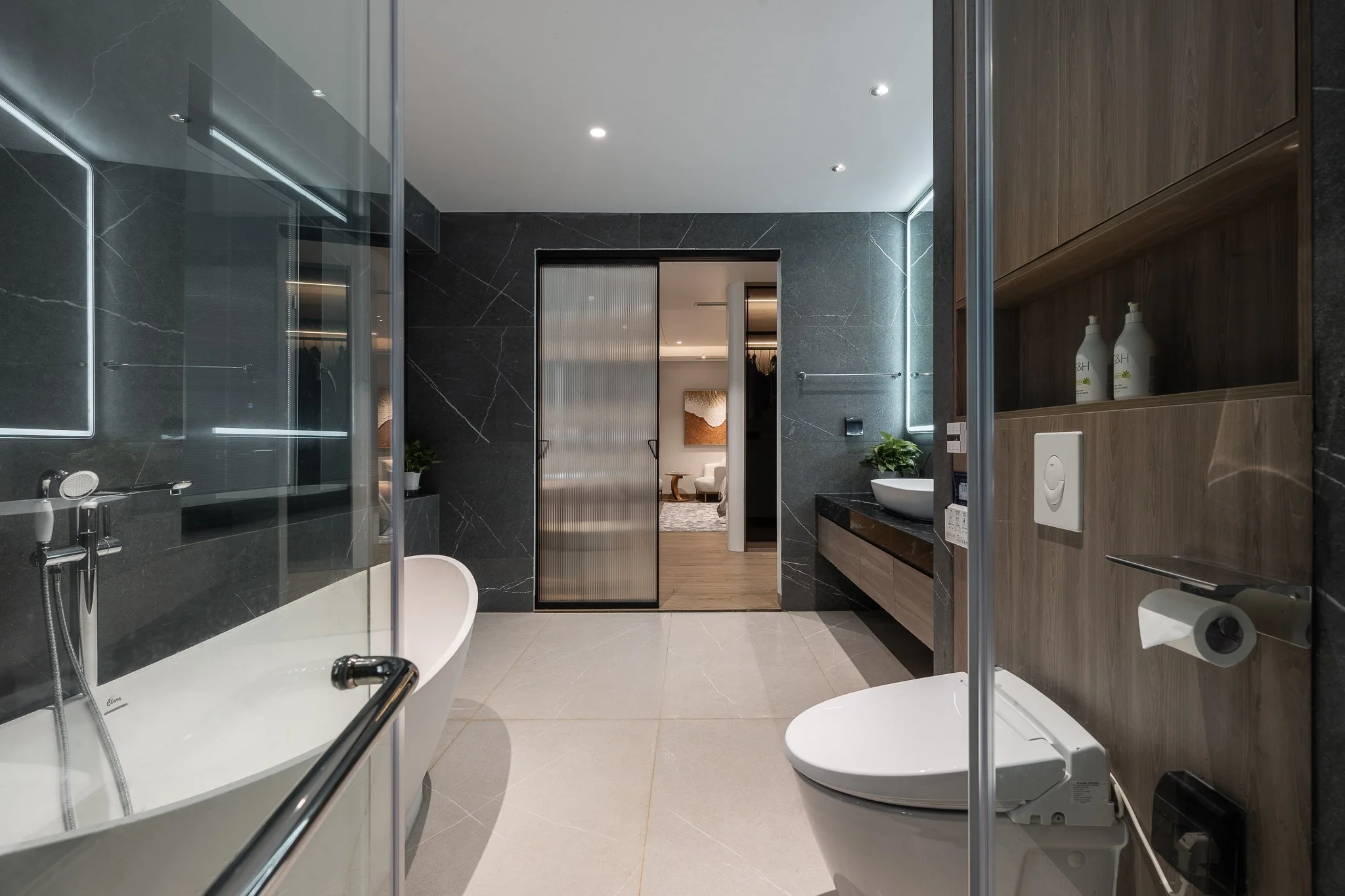 LFStudio.VN_00342-- Resize 2048.jpg