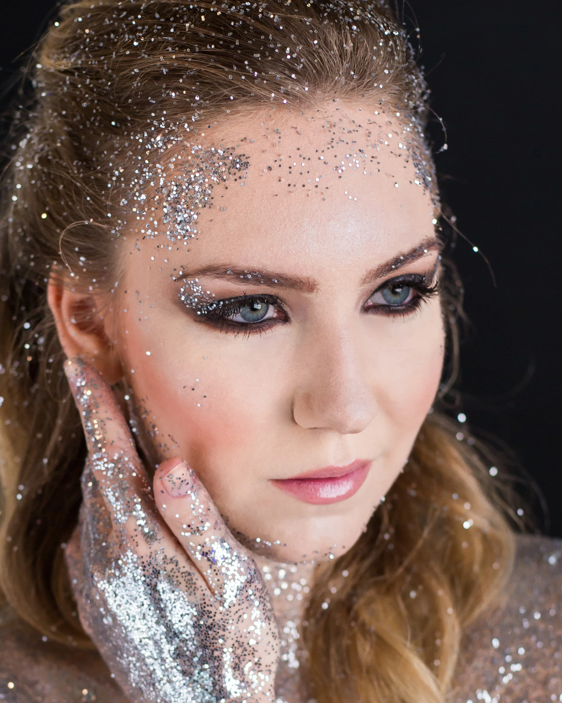 Glitter Body Makeup (Copy)