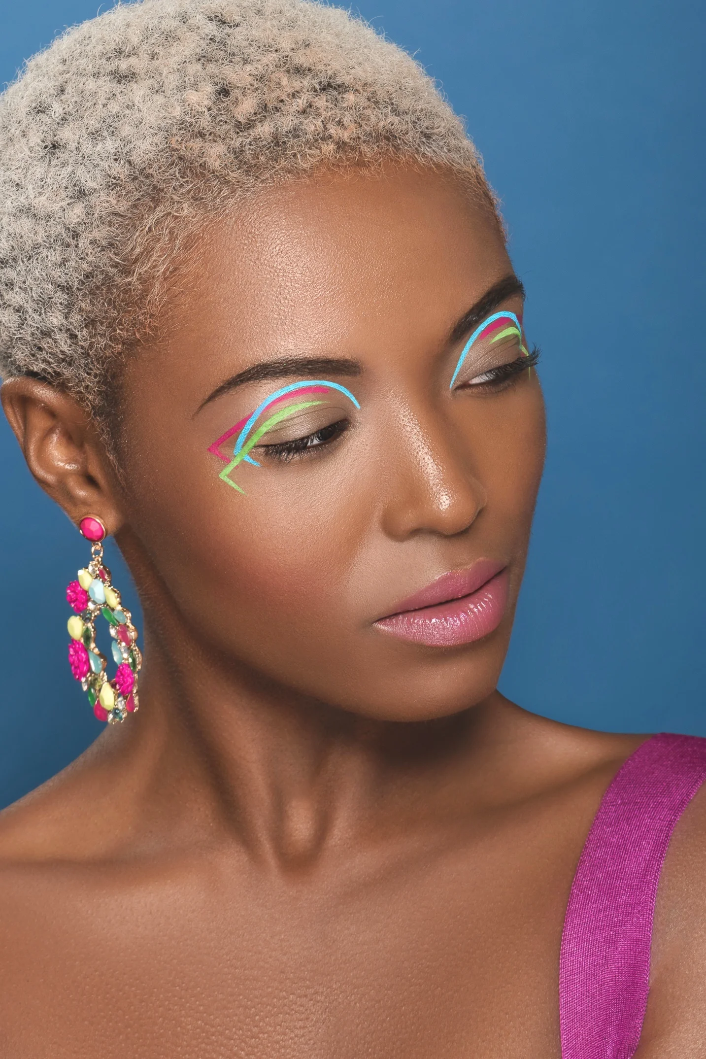 Graphic eyeliner (Copy)