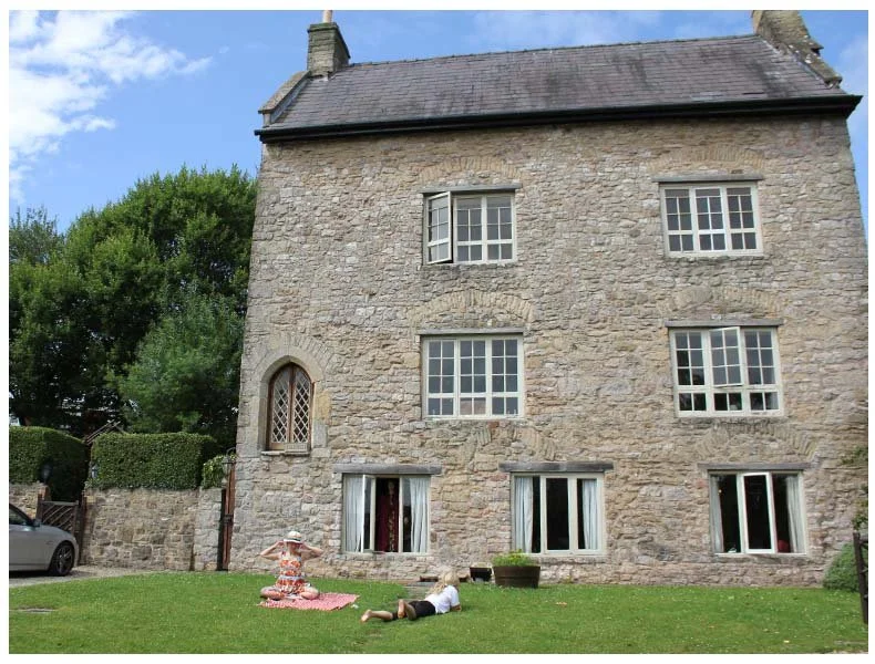 My Fairytale Hen Party Weekend! Medieval Manor and Caldicot Castle, Wales