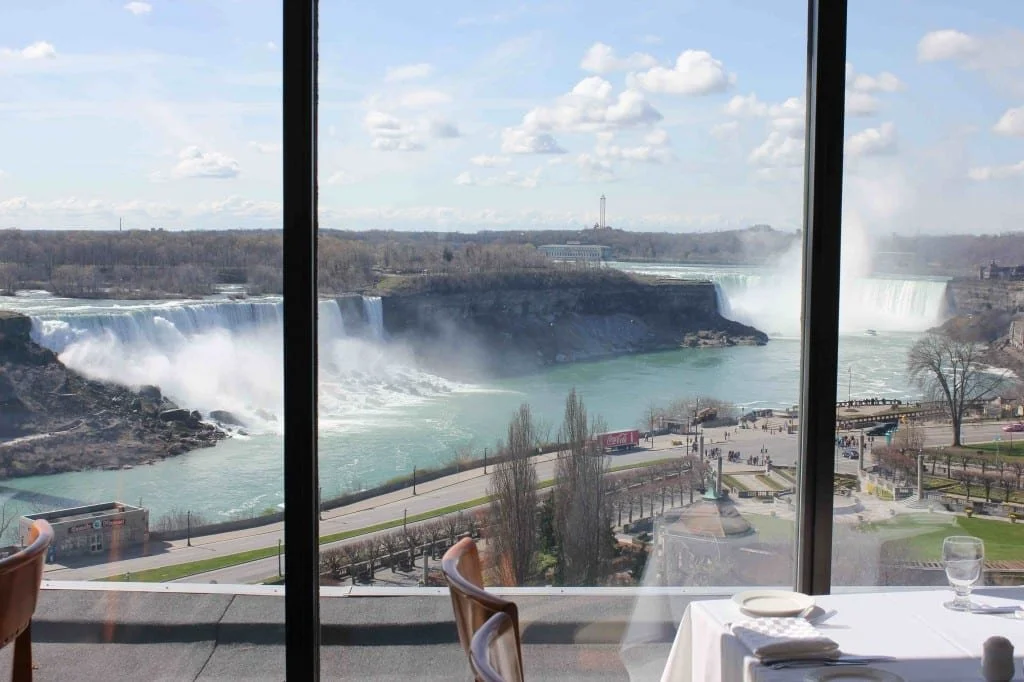 Staying at The Brock Hotel in Niagara Falls Like Marilyn Monroe