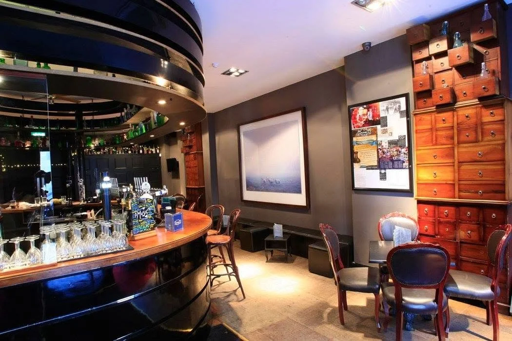 commercial painter and decorator manchester.jpg