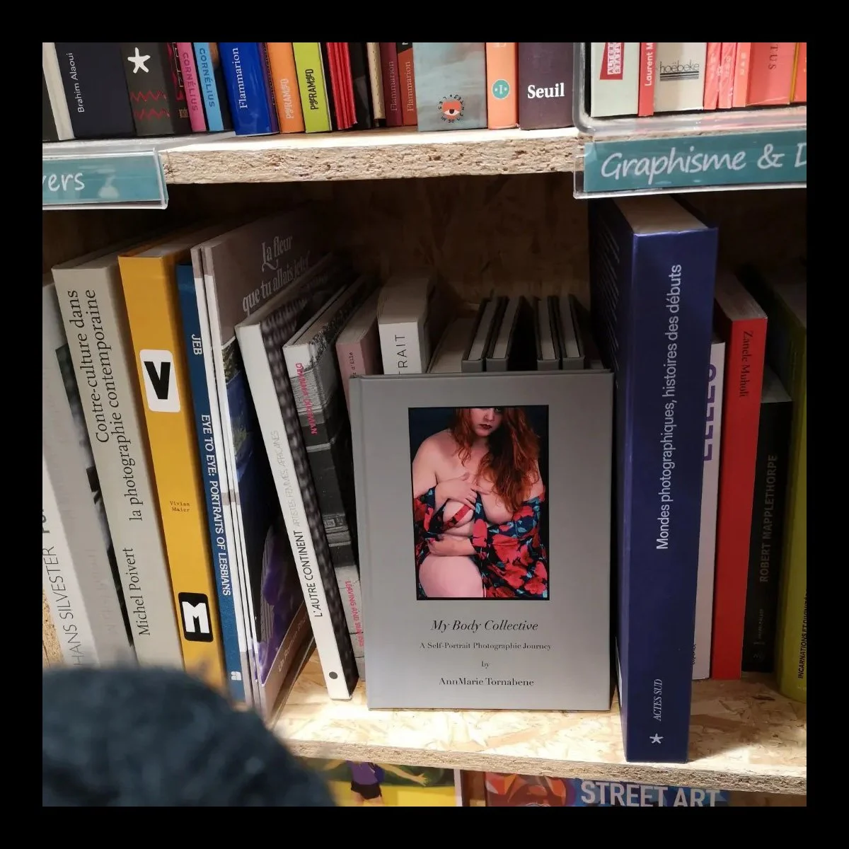 bookinshop.jpg