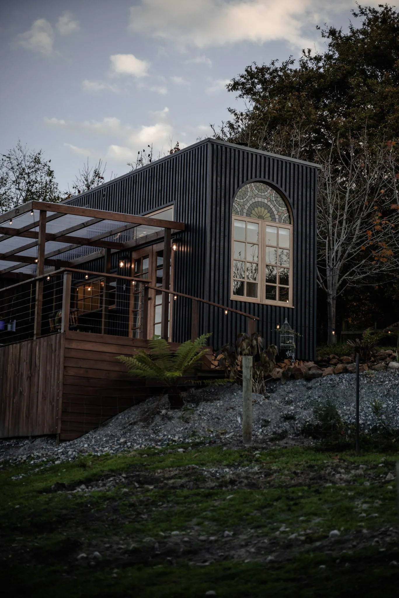 Tassie_tinyhome_stainglasswindow_03.jpg