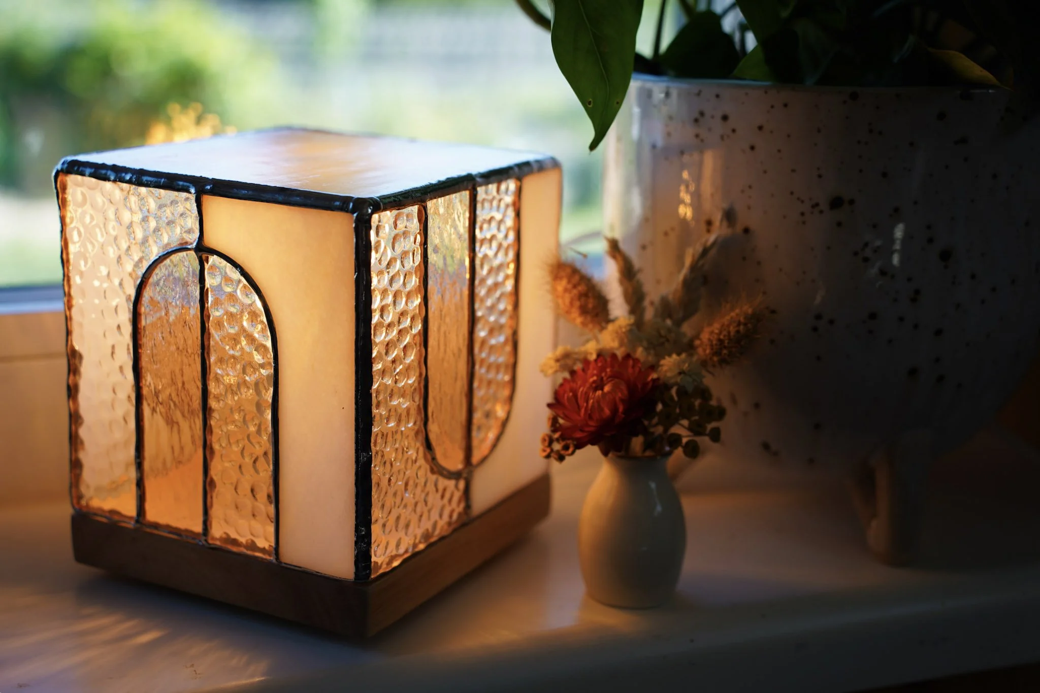 4-Cube Lamp - Pink_3.jpg