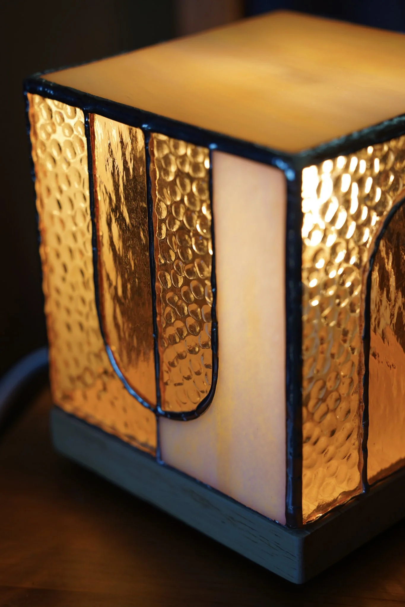 5-Cube Lamp - Pink_4.jpg