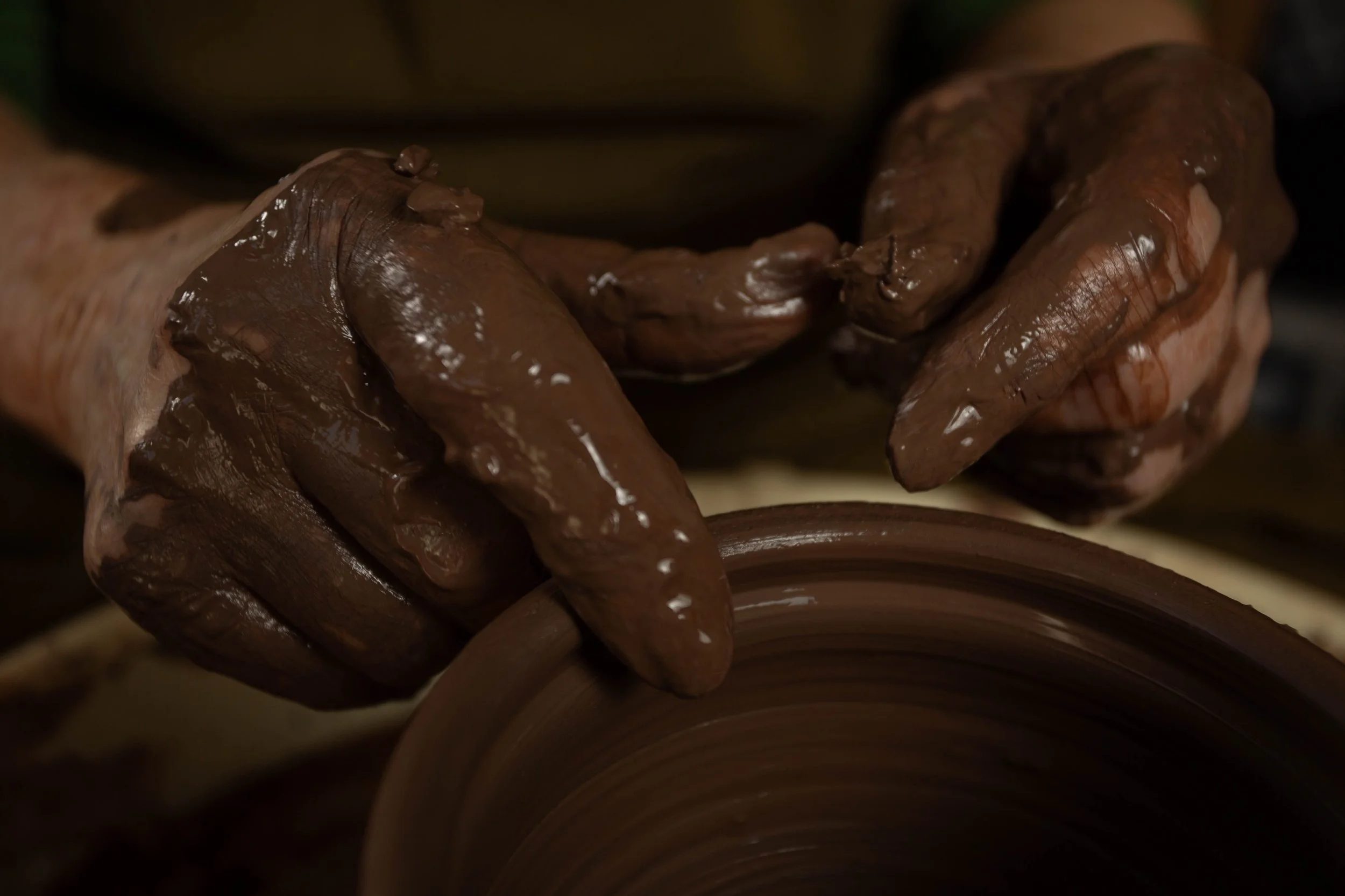 1:2 pottery throwing lesson for two people with Sheena Bond at her home studio near Eastleigh