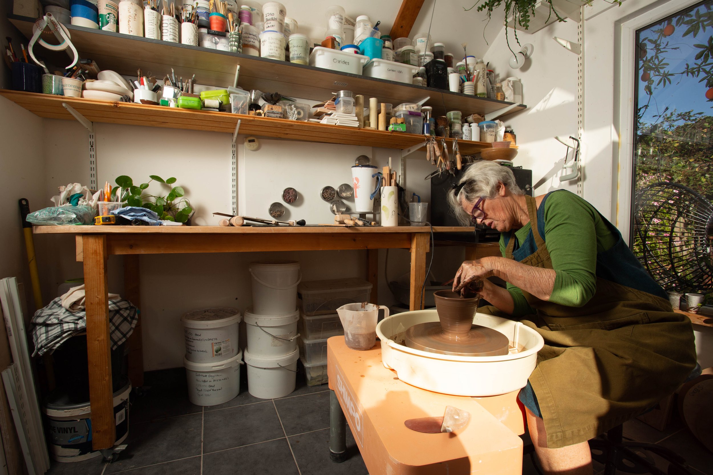 Private 1:1 pottery throwing lesson with Sheena Bond at her home studio near Eastleigh