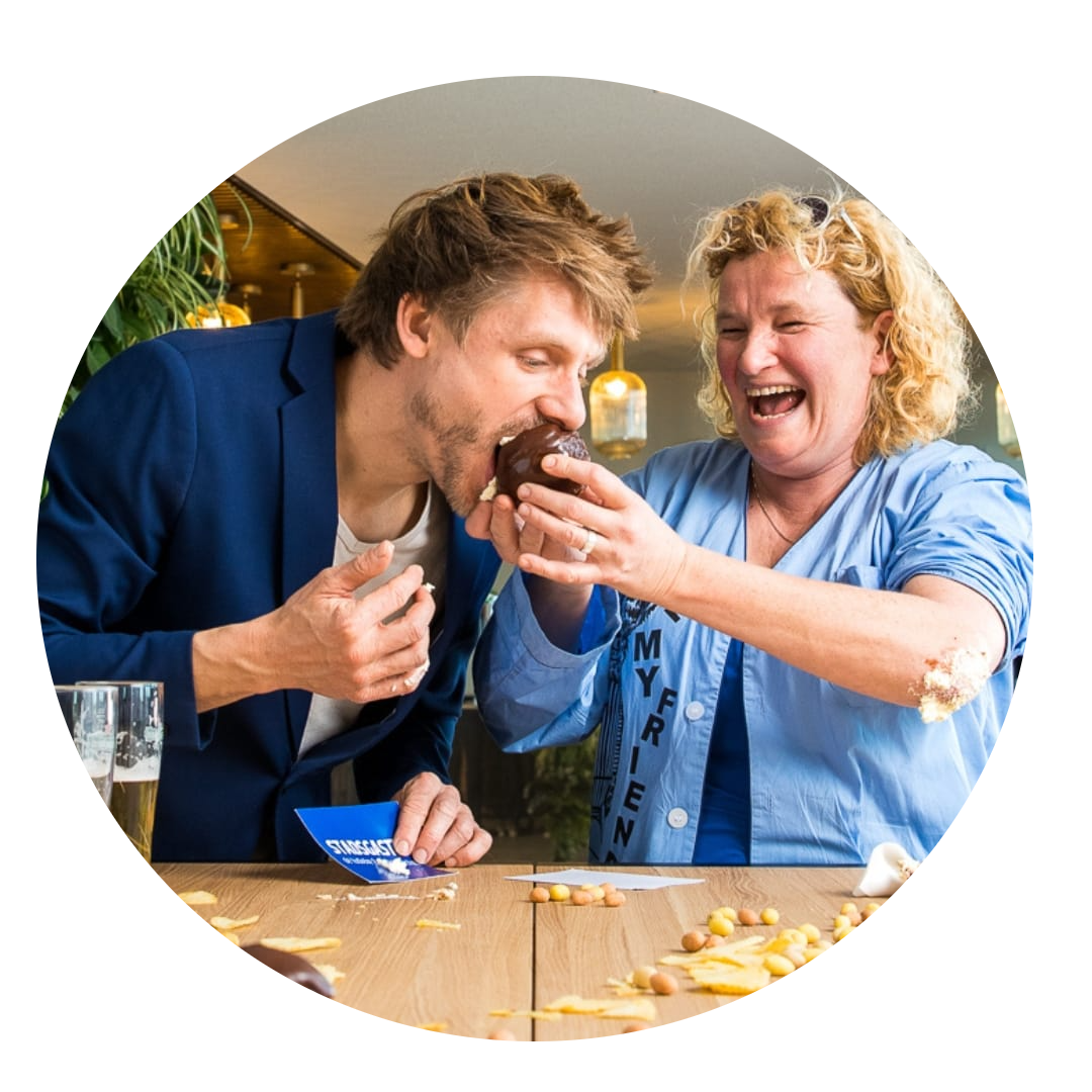 Thijs van de Meeberg en Minou Bosua presenteren Talkshow Stadsgasten in Theater aan de Parade Den Bosch