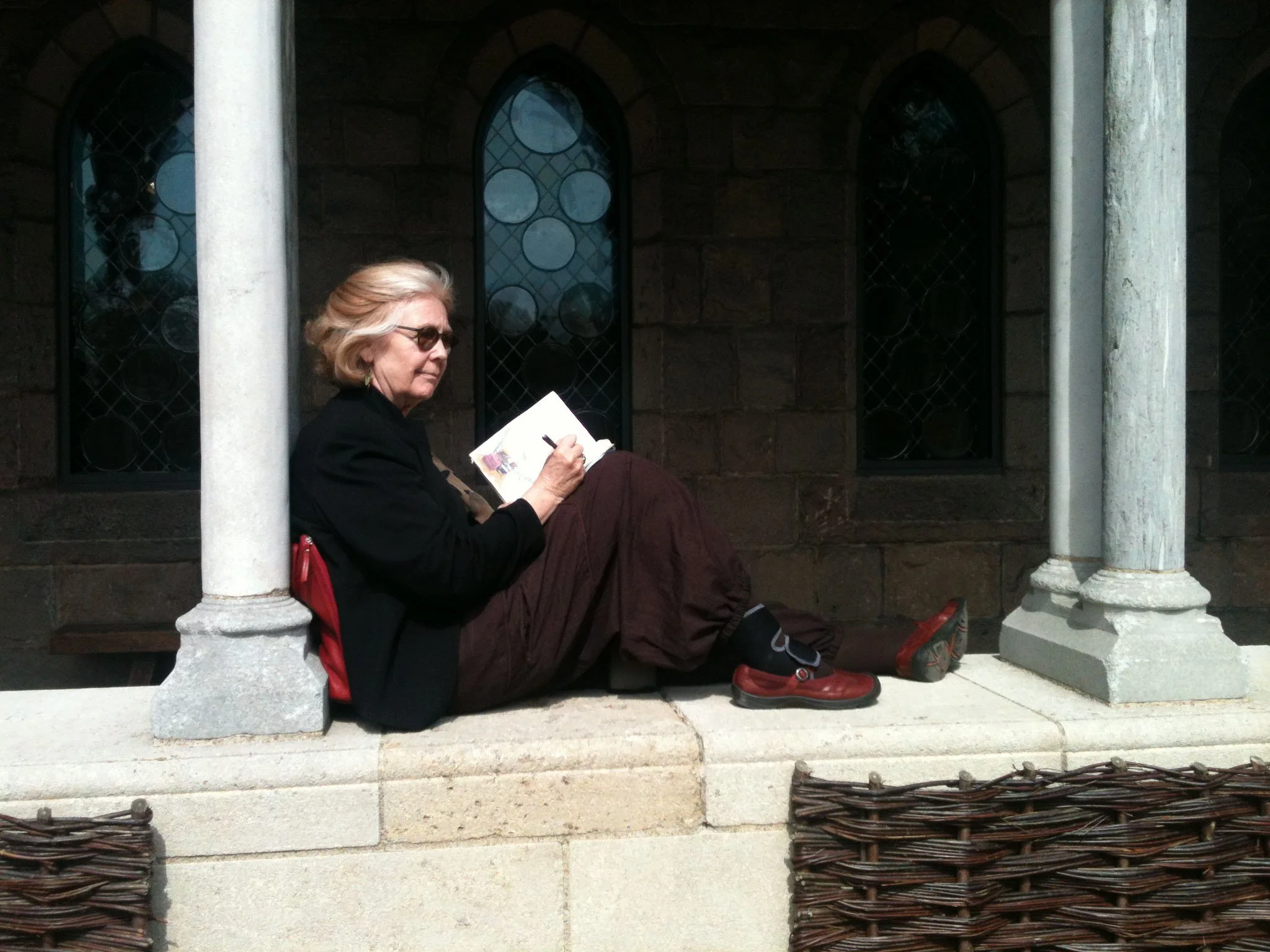 christi-payne-drawing-at-cloisters