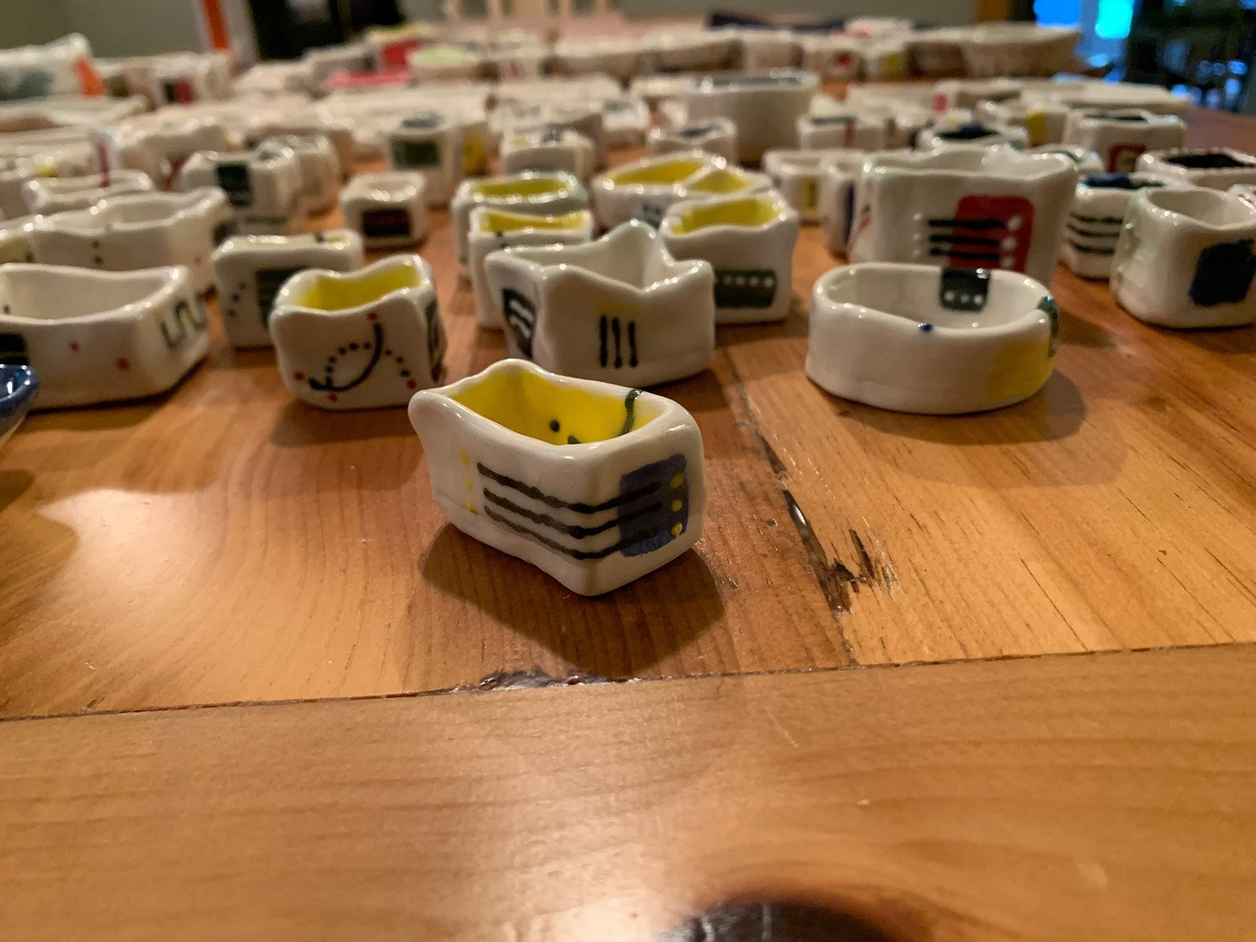 Photo of many ceramic pinch pots