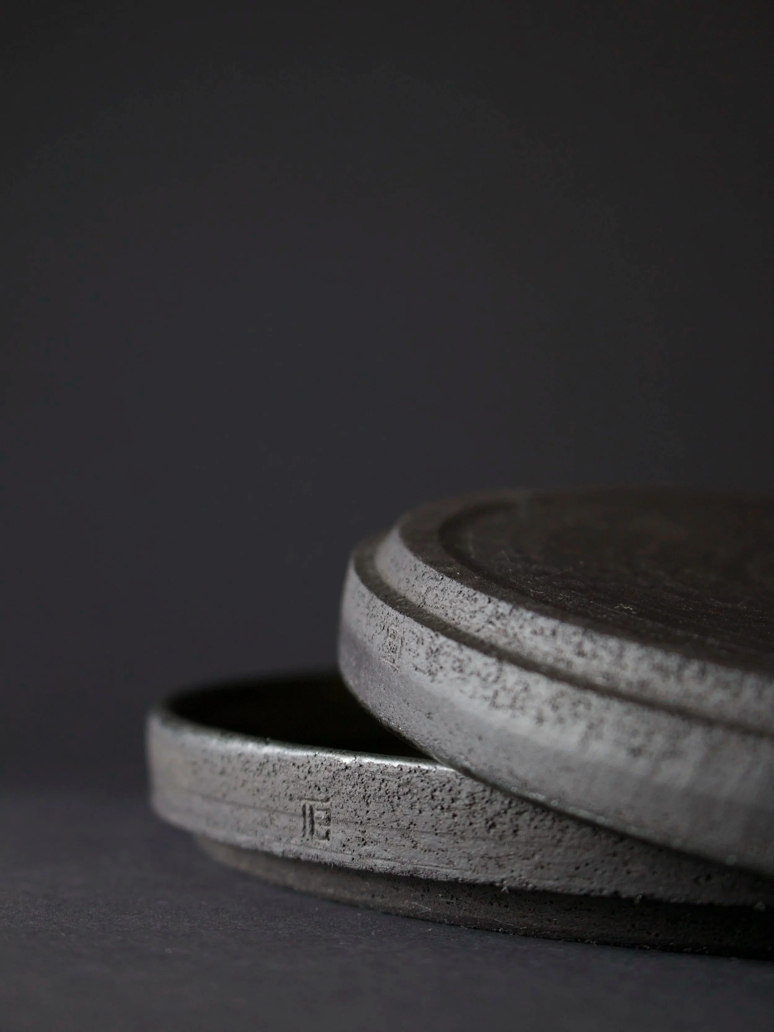 Plates+underside.jpg