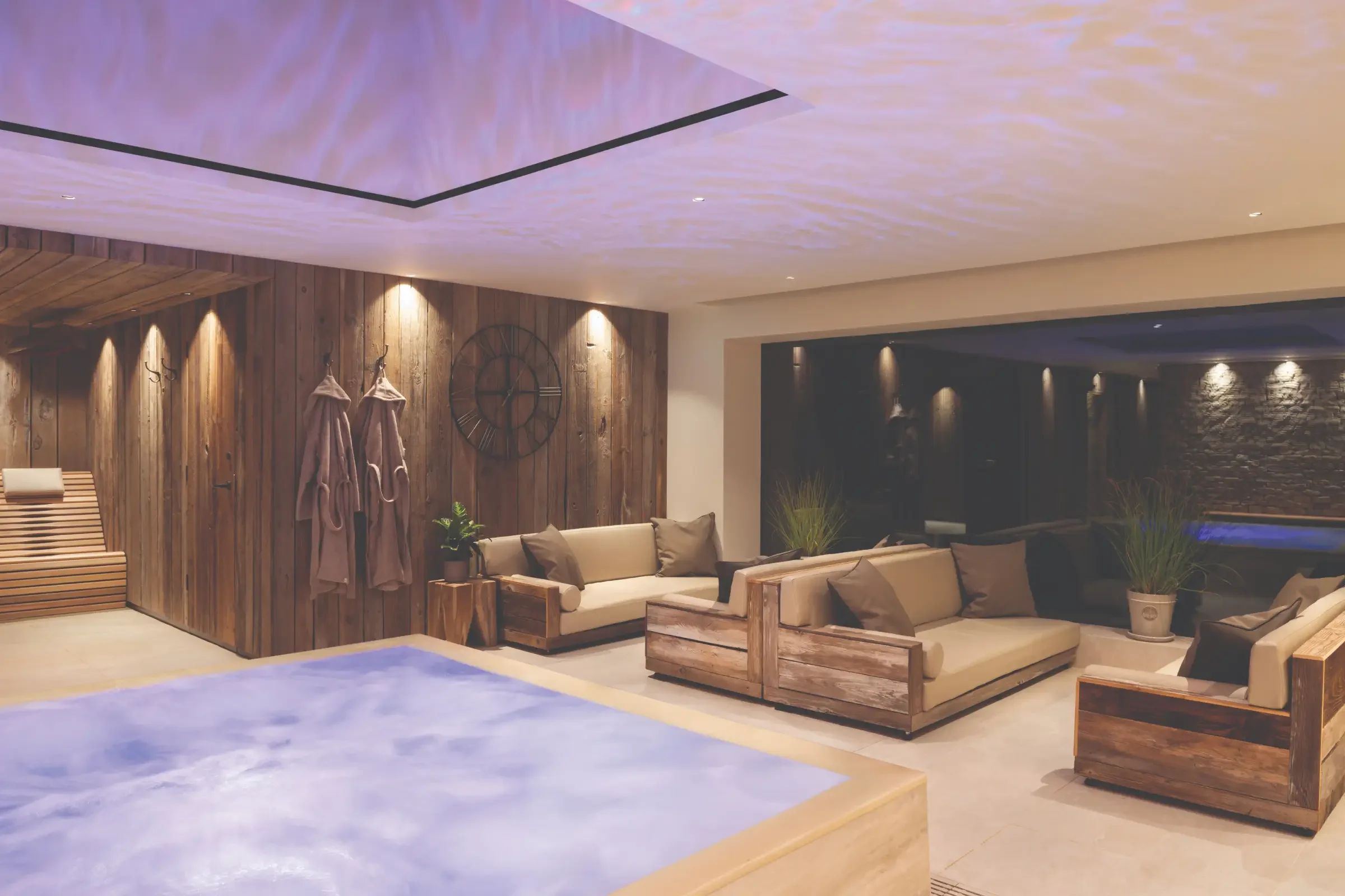 Hydrotherapy pool and magnetic relaxation loungers at Homefield Grange spa.