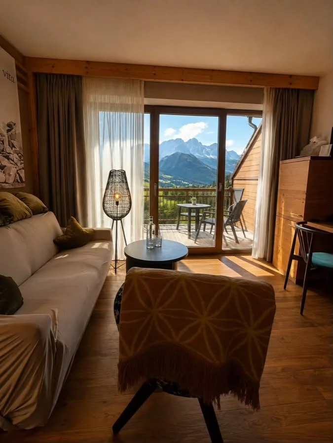 Gemütliche Ferienwohnung im Allgäu mit Balkon und Bergblick auf die Alpen