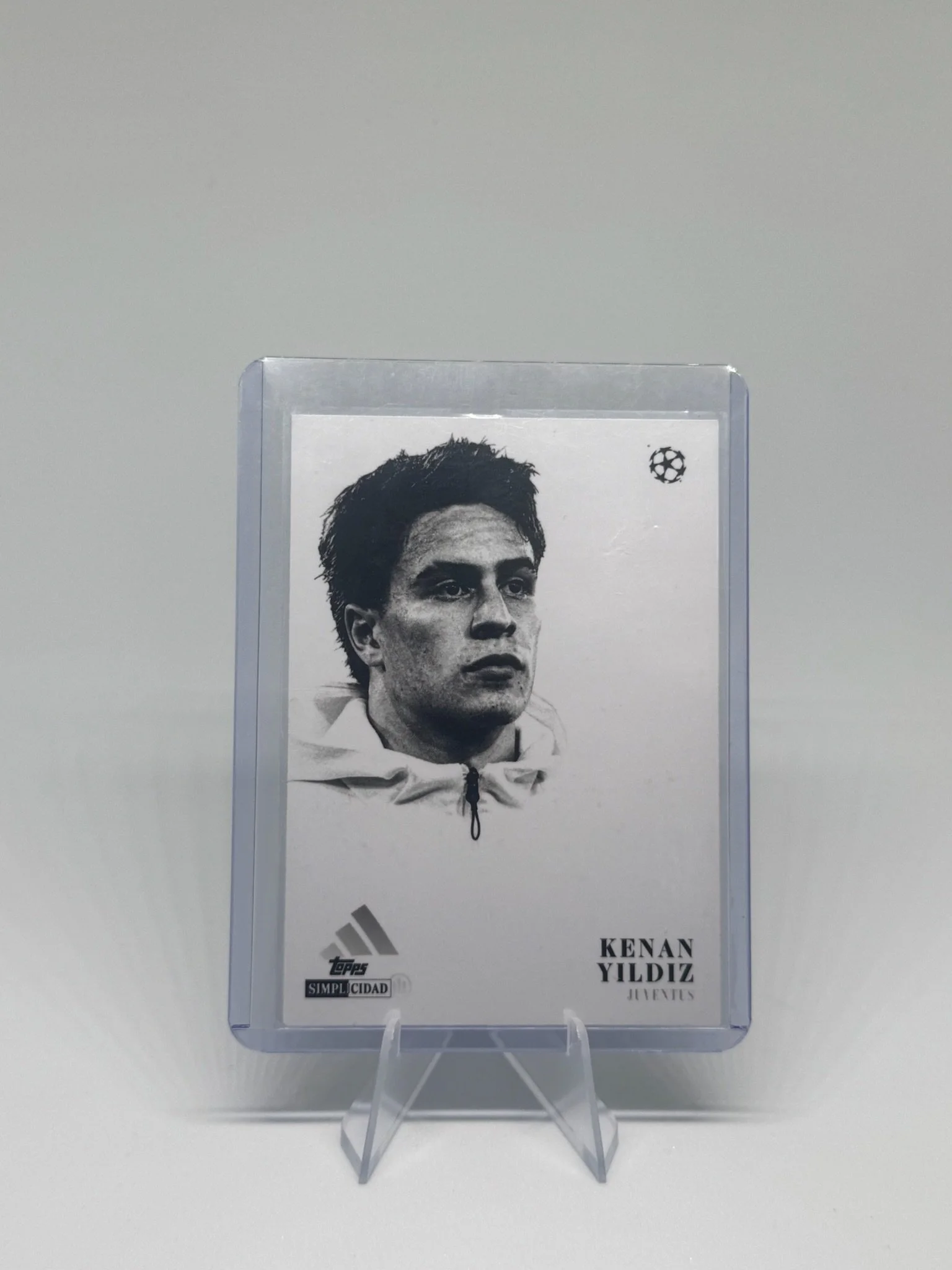 Topps Simplicidad Kenan Yildiz Juventus Soccer Sports Trading Card