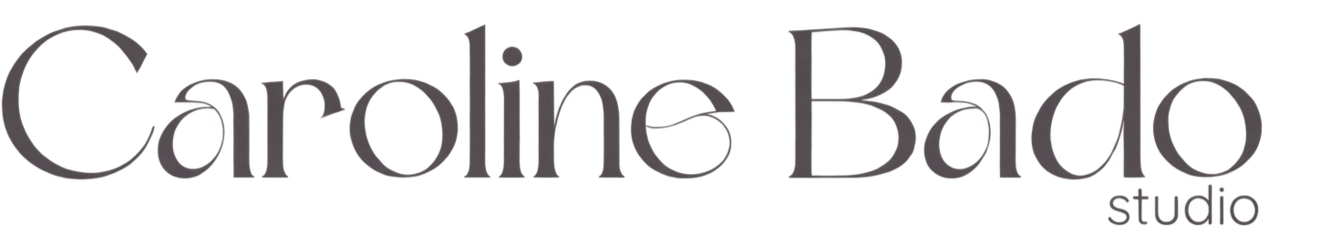 Logotipo Caroline Bado Studio.
