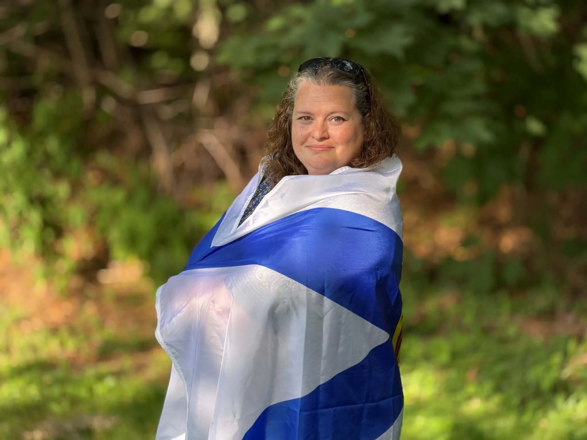Caet Moir is a Reiki Master, Art Therapy Practitioner and Photographer in Nova Scotia, Canada.