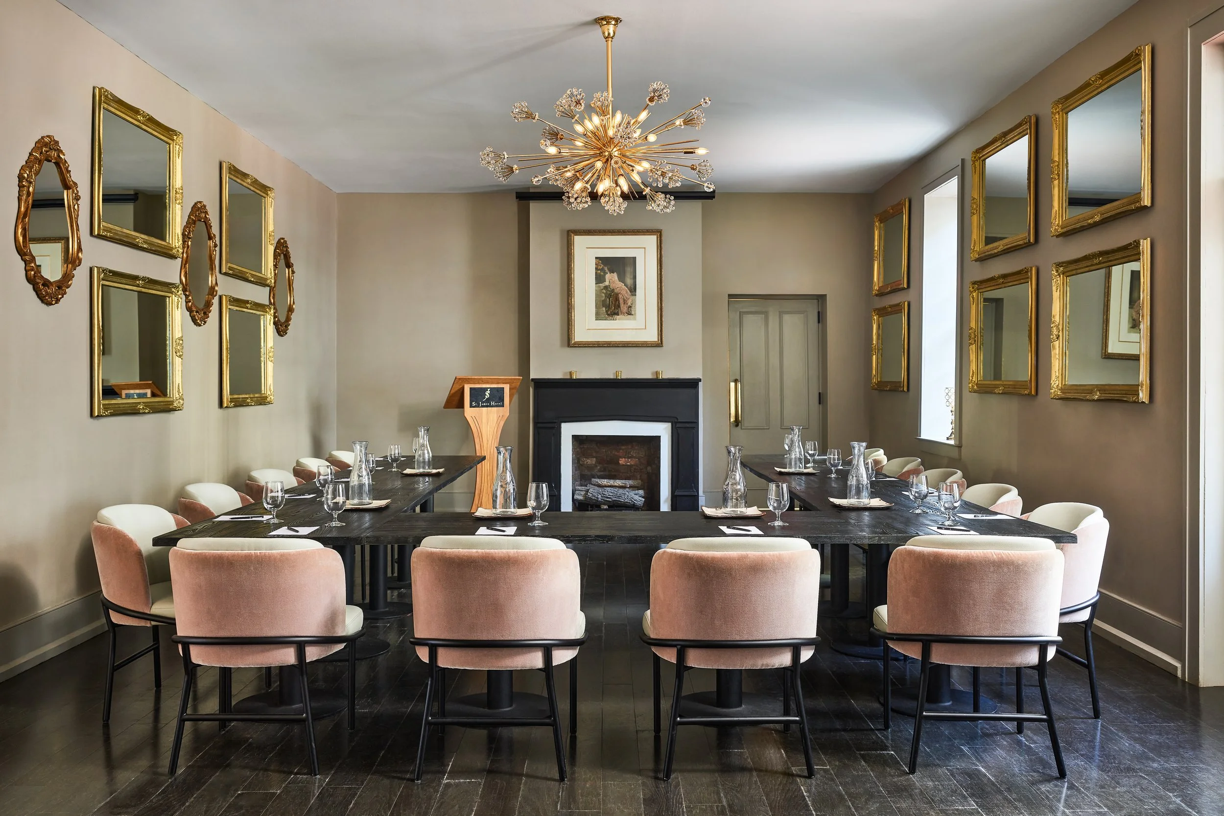 StJames-Meetings-MirrorRoom-U_Shape.jpg