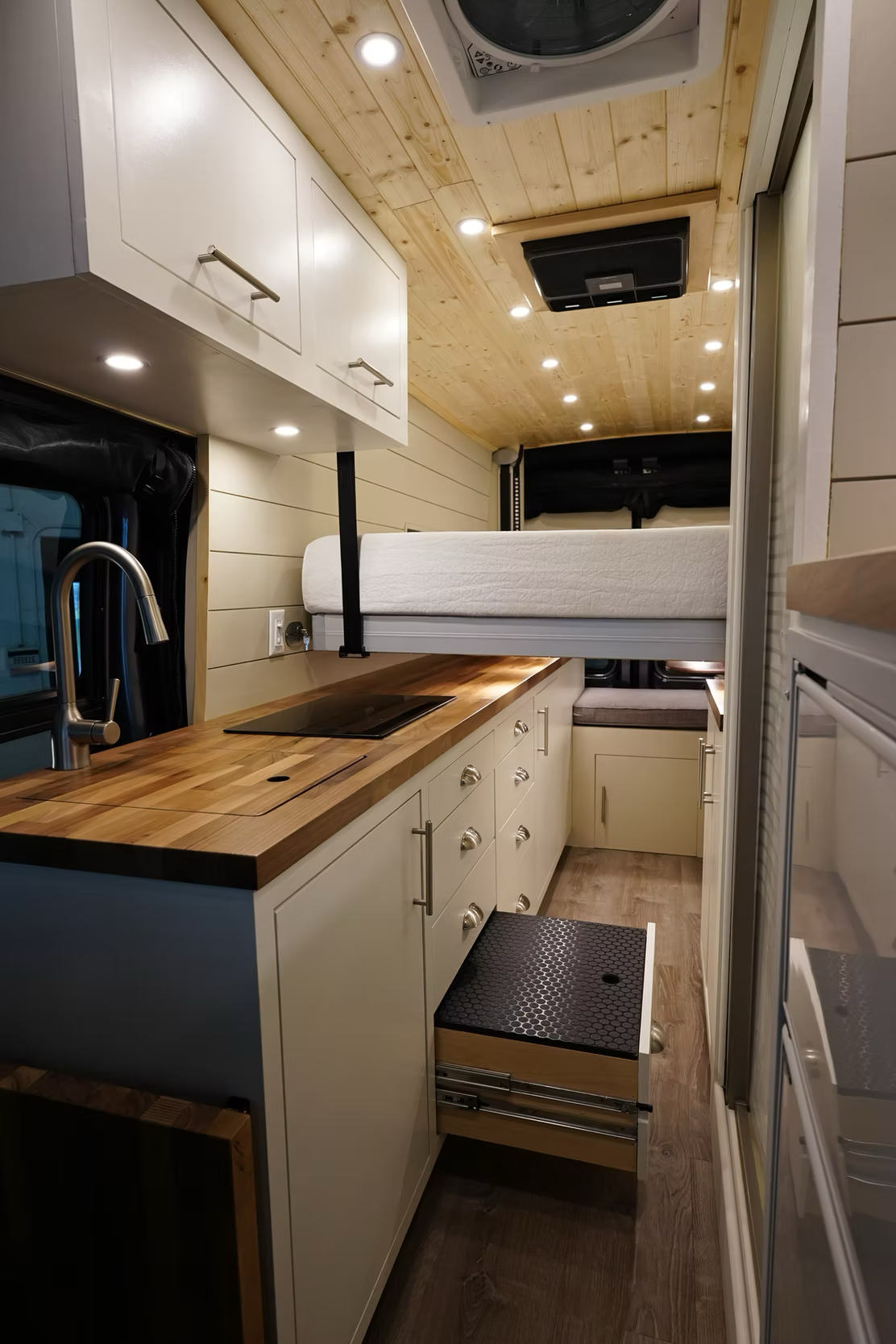 Ford Transit 148" Extended