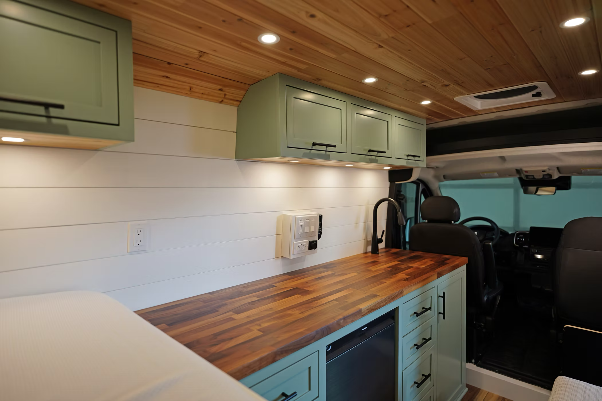 RAM Promaster 159"