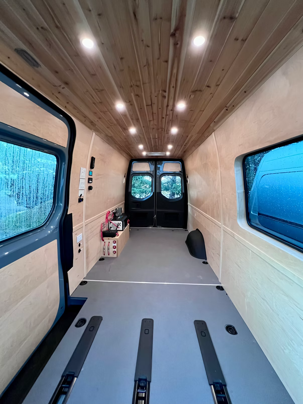 Mercedes Sprinter 170" Blank Space