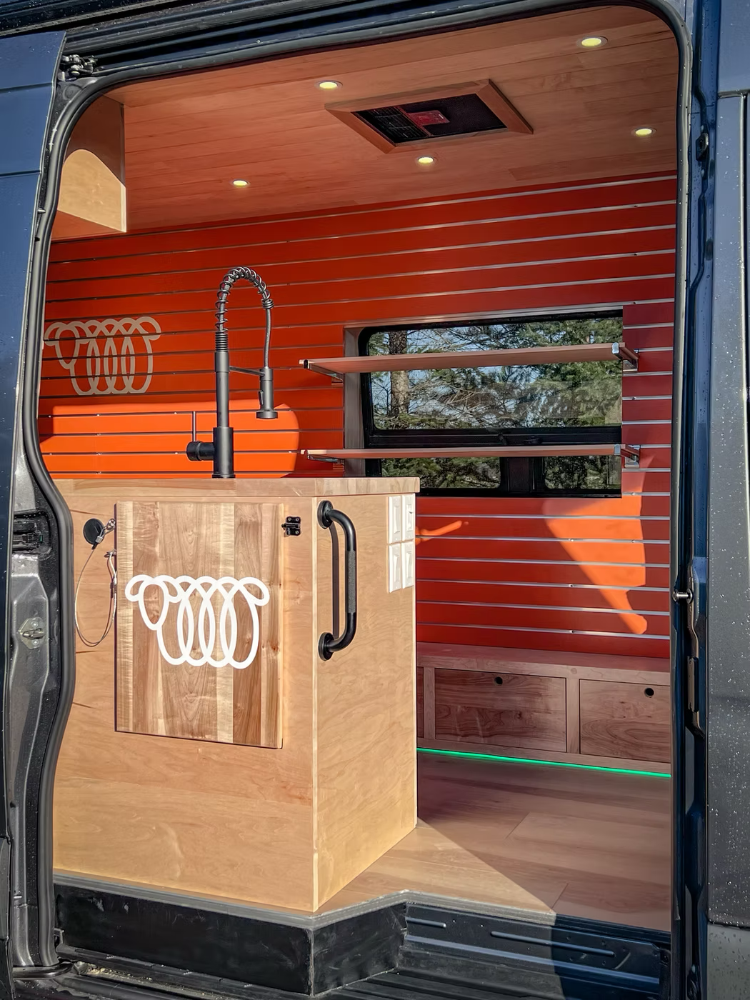 Mercedes Sprinter 170" Orange
