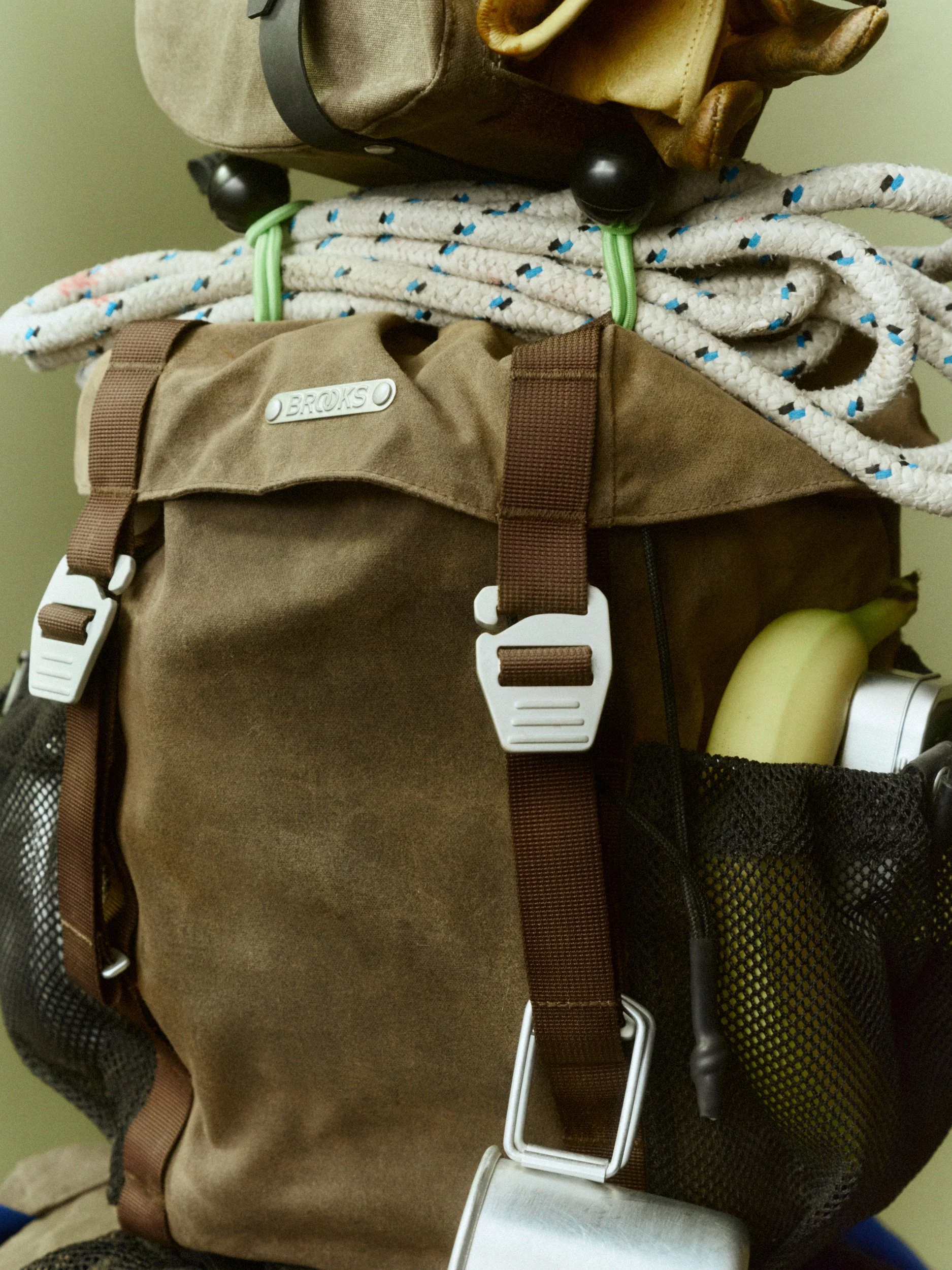 Brooks-England-Traveling-Bags-Collection-3.jpg