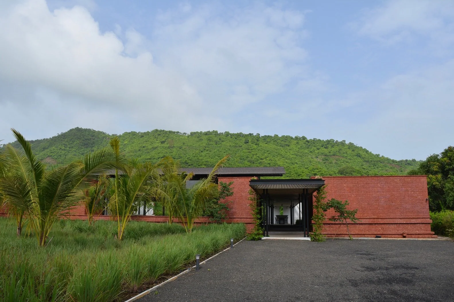 laterite-house02.jpg