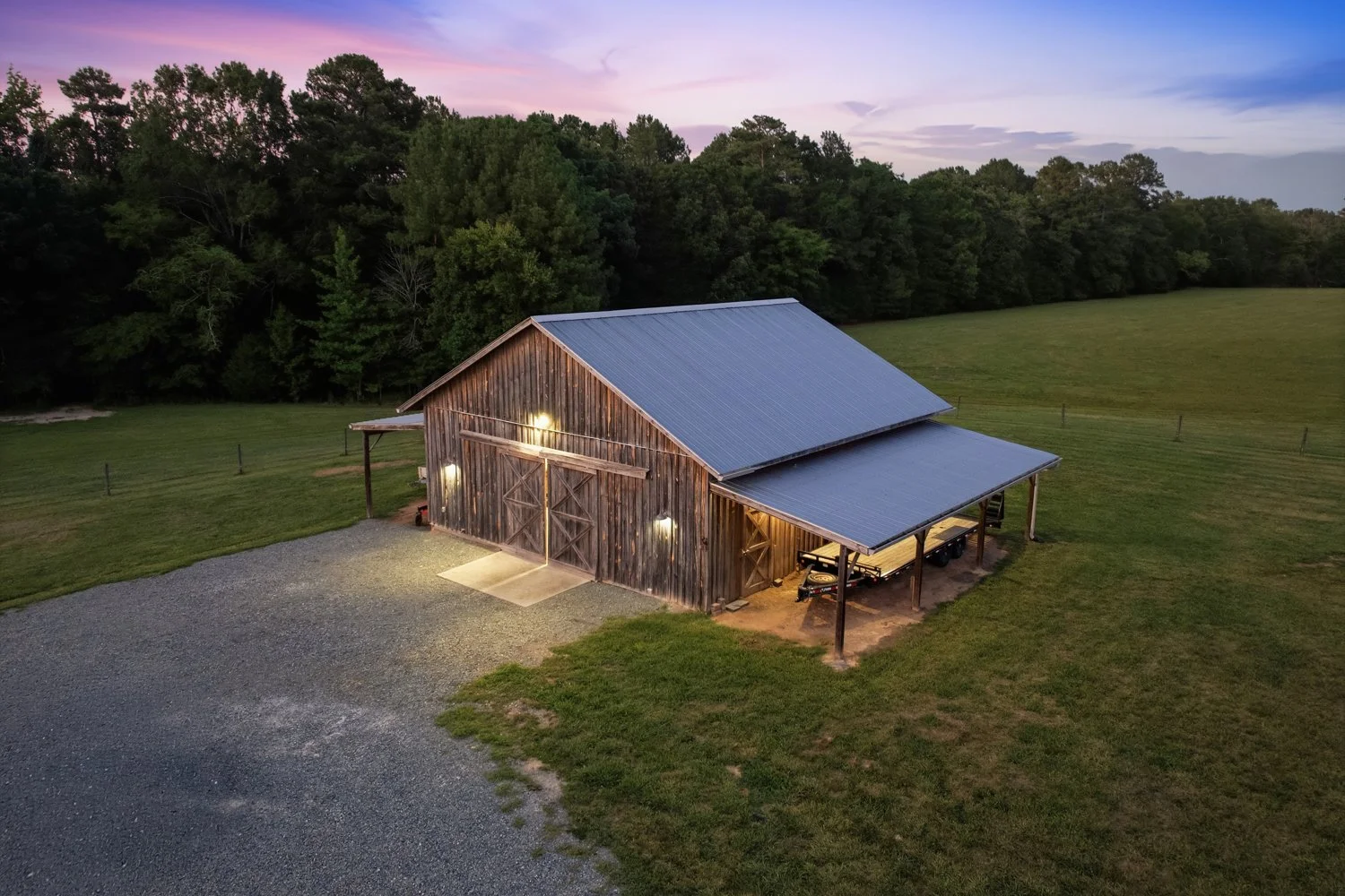WORKSHOP & GARAGE SPACES