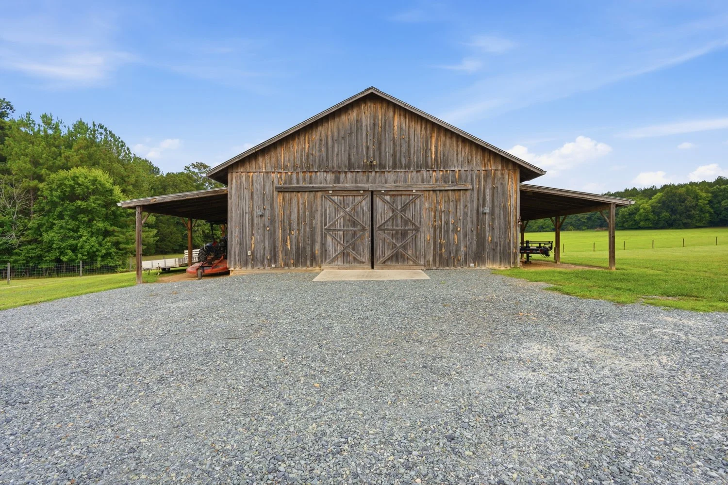WORKSHOP & GARAGE SPACES