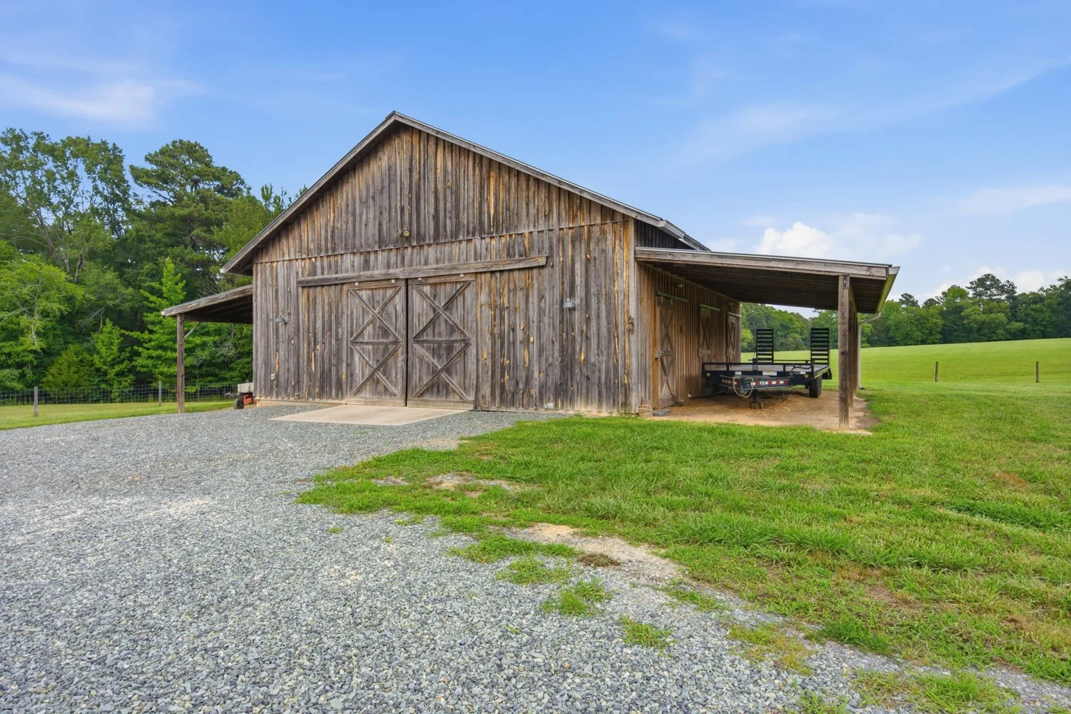 WORKSHOP & GARAGE SPACES