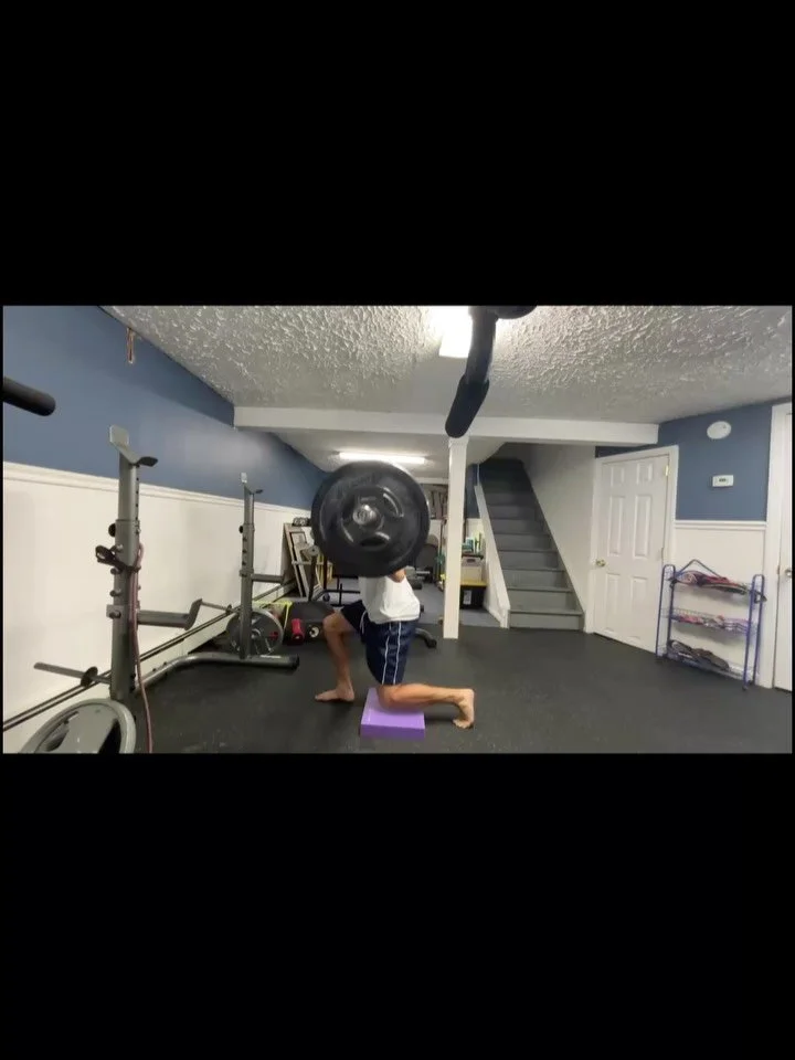 2 exercises I&rsquo;ve added into my leg days: ECC split squats and Long Lever Bridge ISOs #footballer #cscs #athleteperformance #strengthandconditioning #athlete