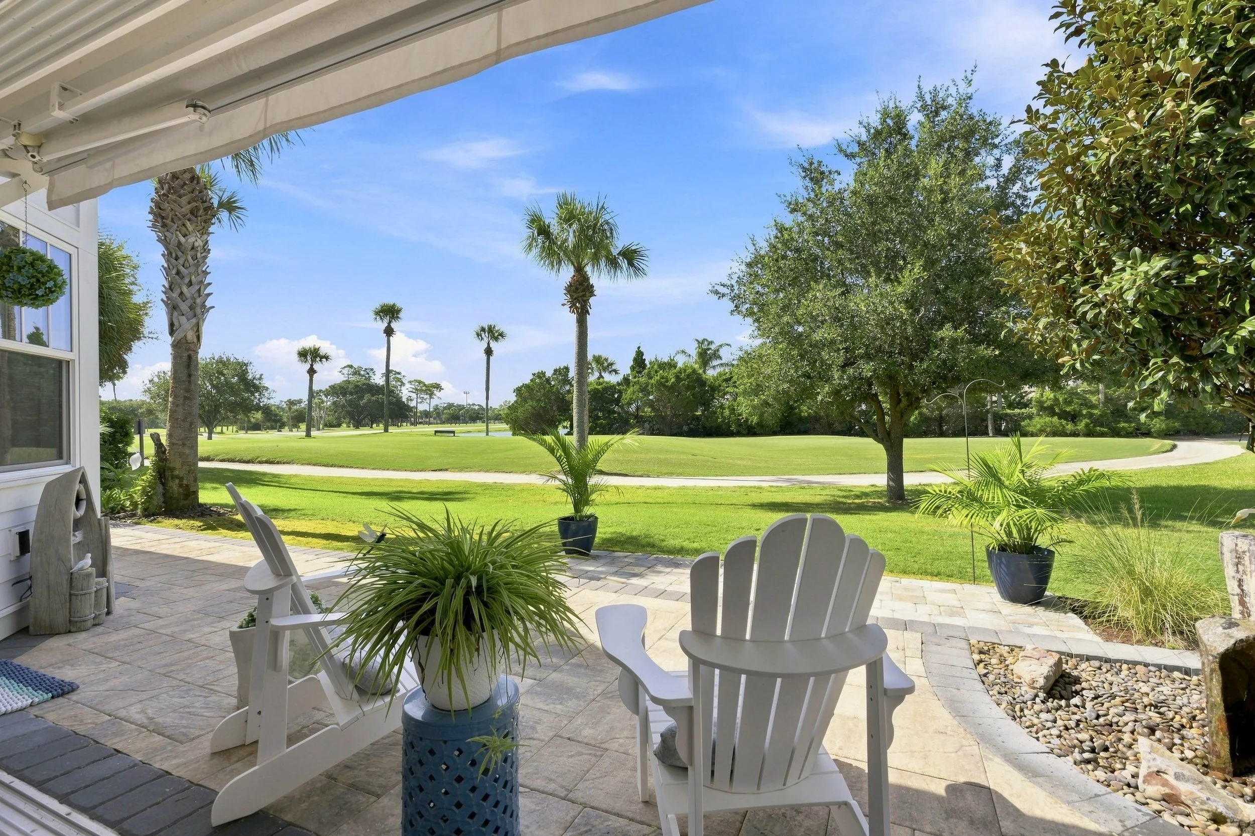 055-Covered Patio.jpg