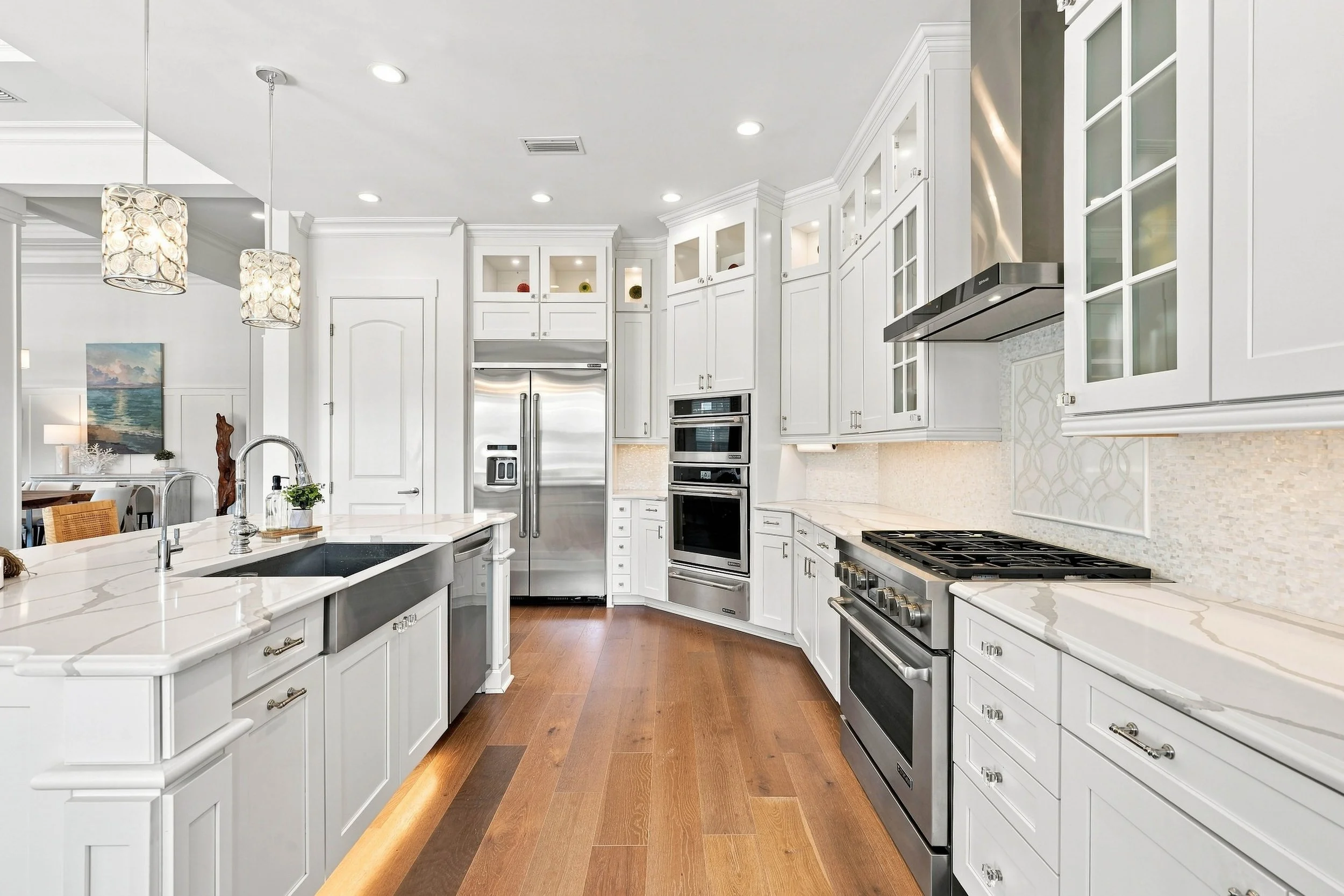 015-Kitchen.jpg