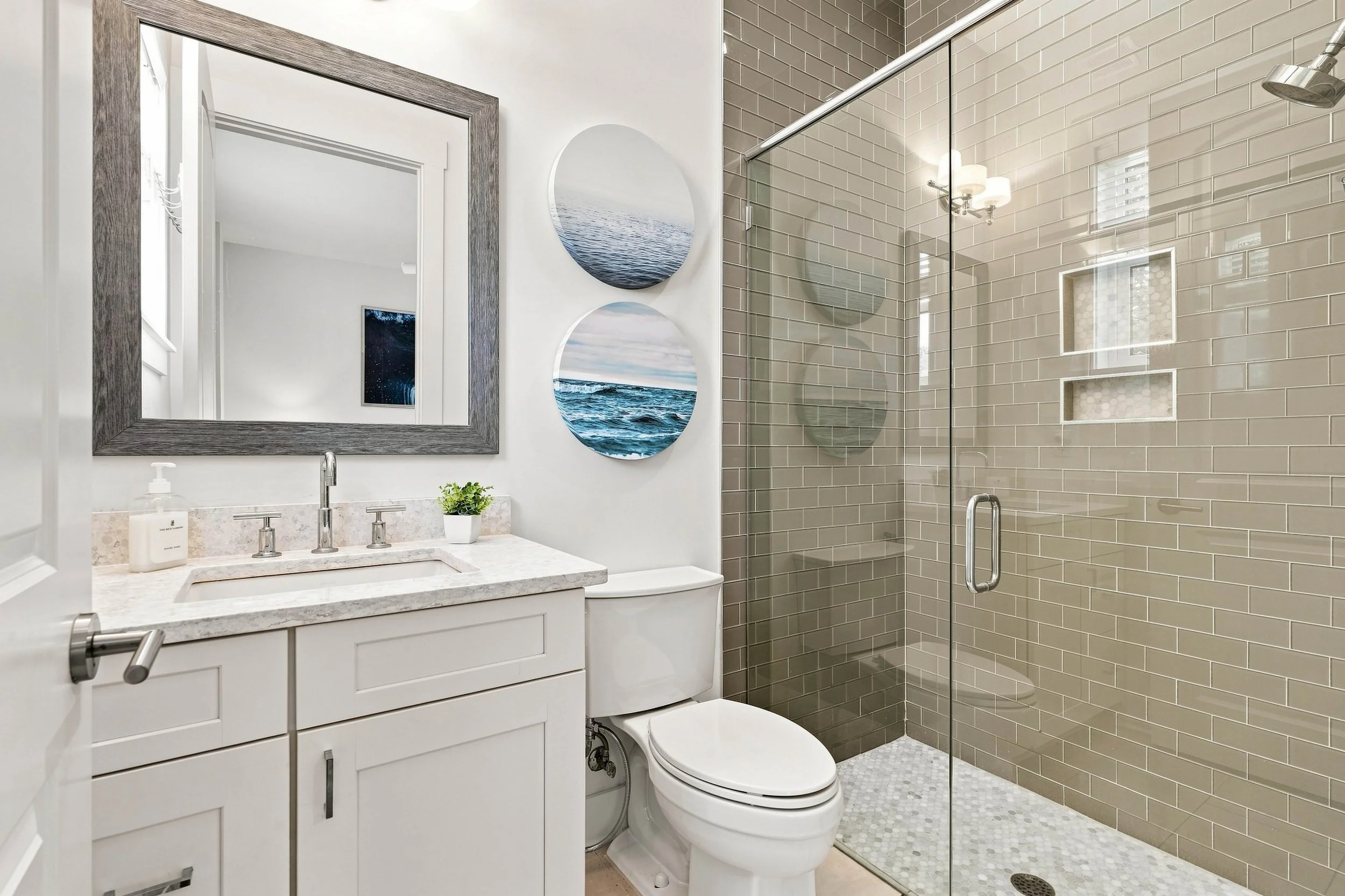 039-Bathroom 2.jpg
